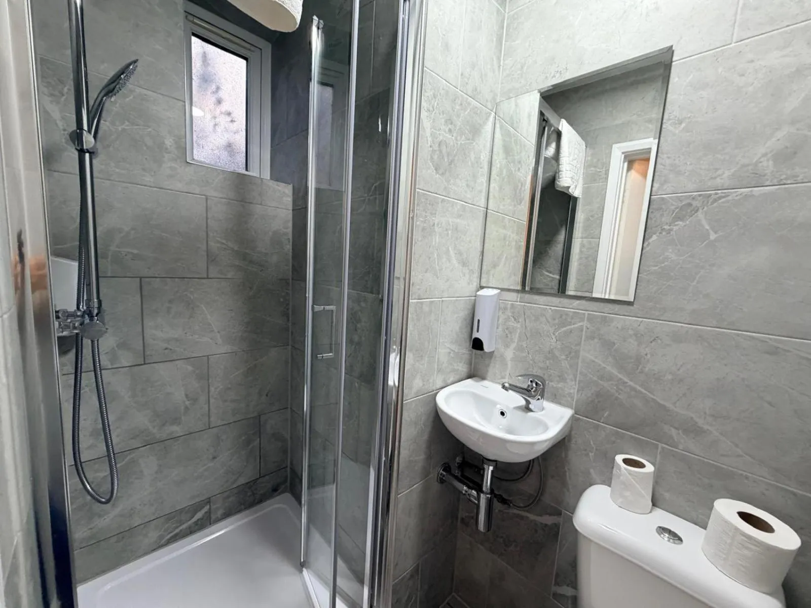 Shower in Kings Cross Hotel London