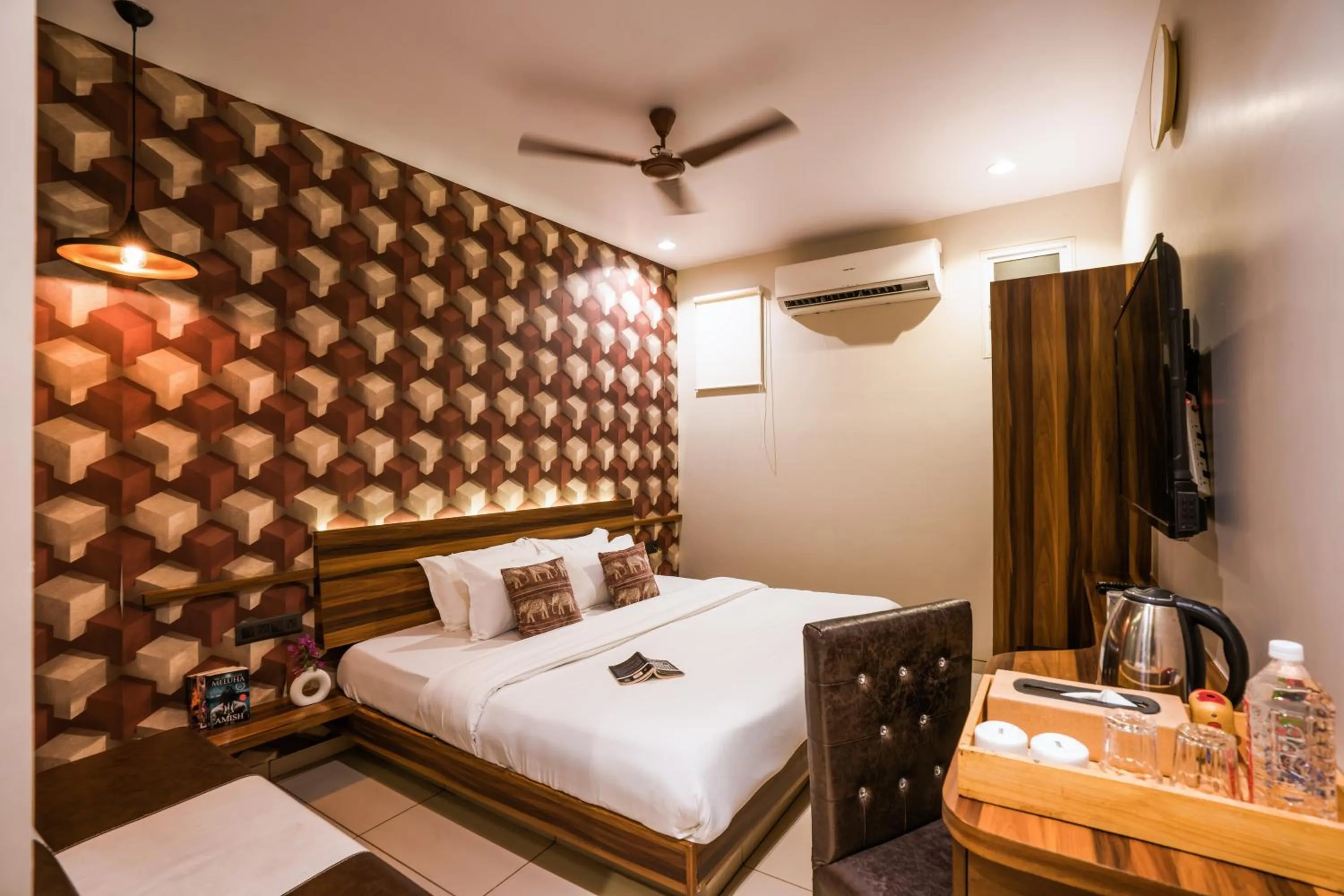 Photo of the whole room, Bed in Zostel Mumbai