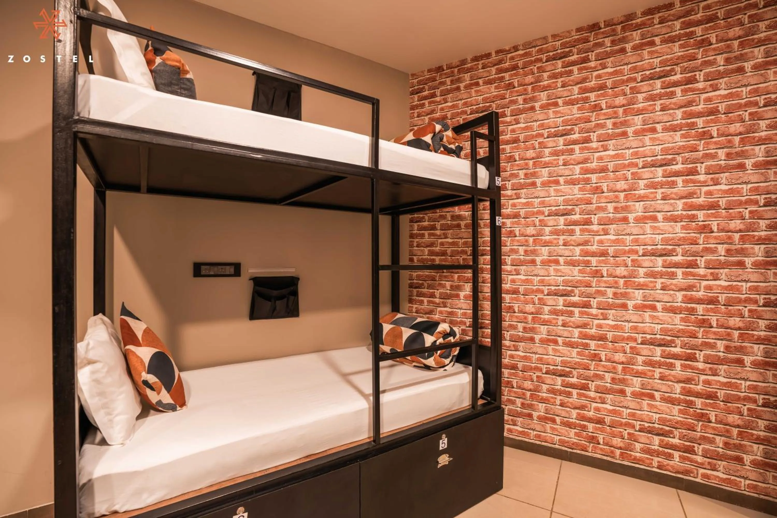 Bed in Zostel Mumbai