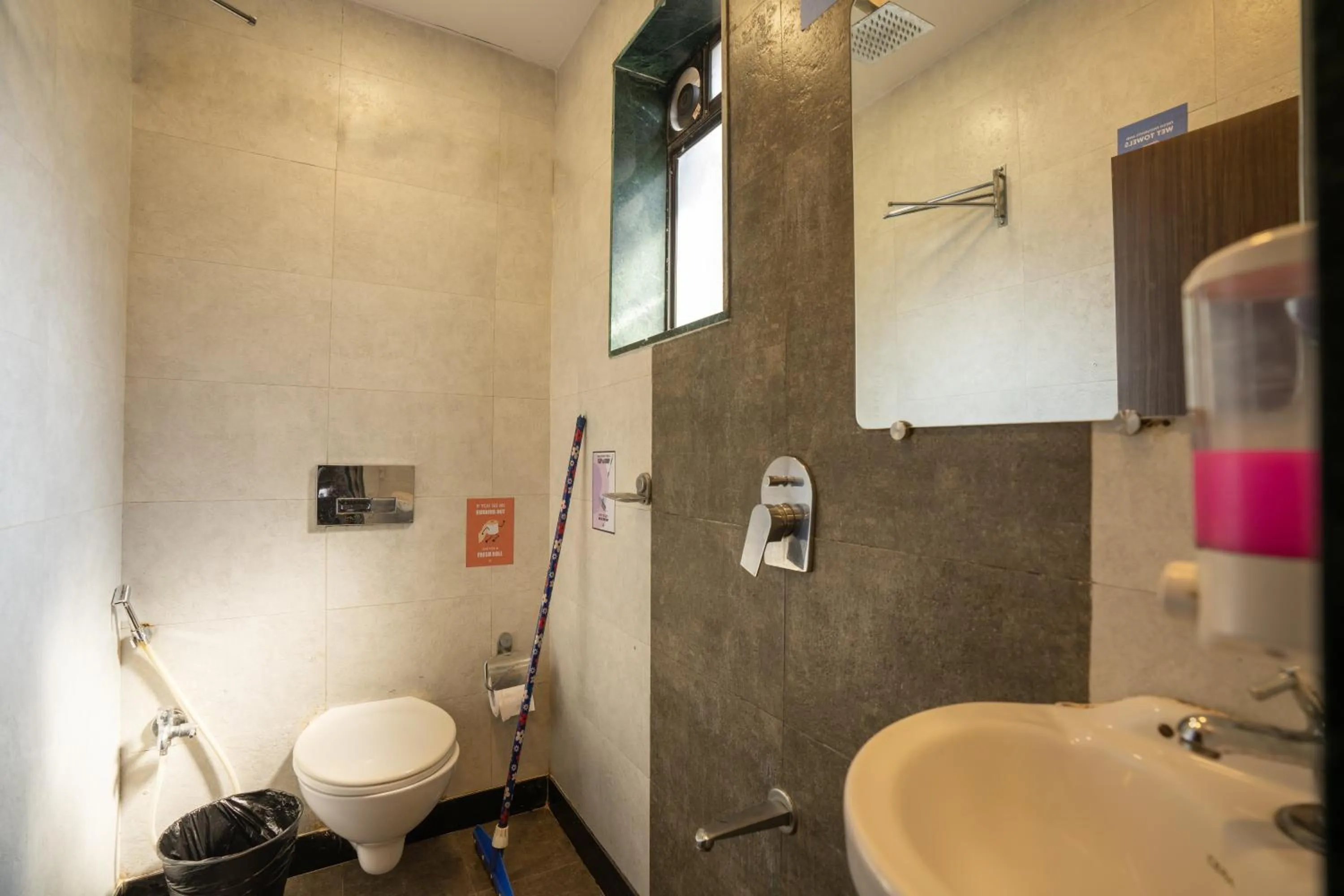 Shower in Zostel Mumbai