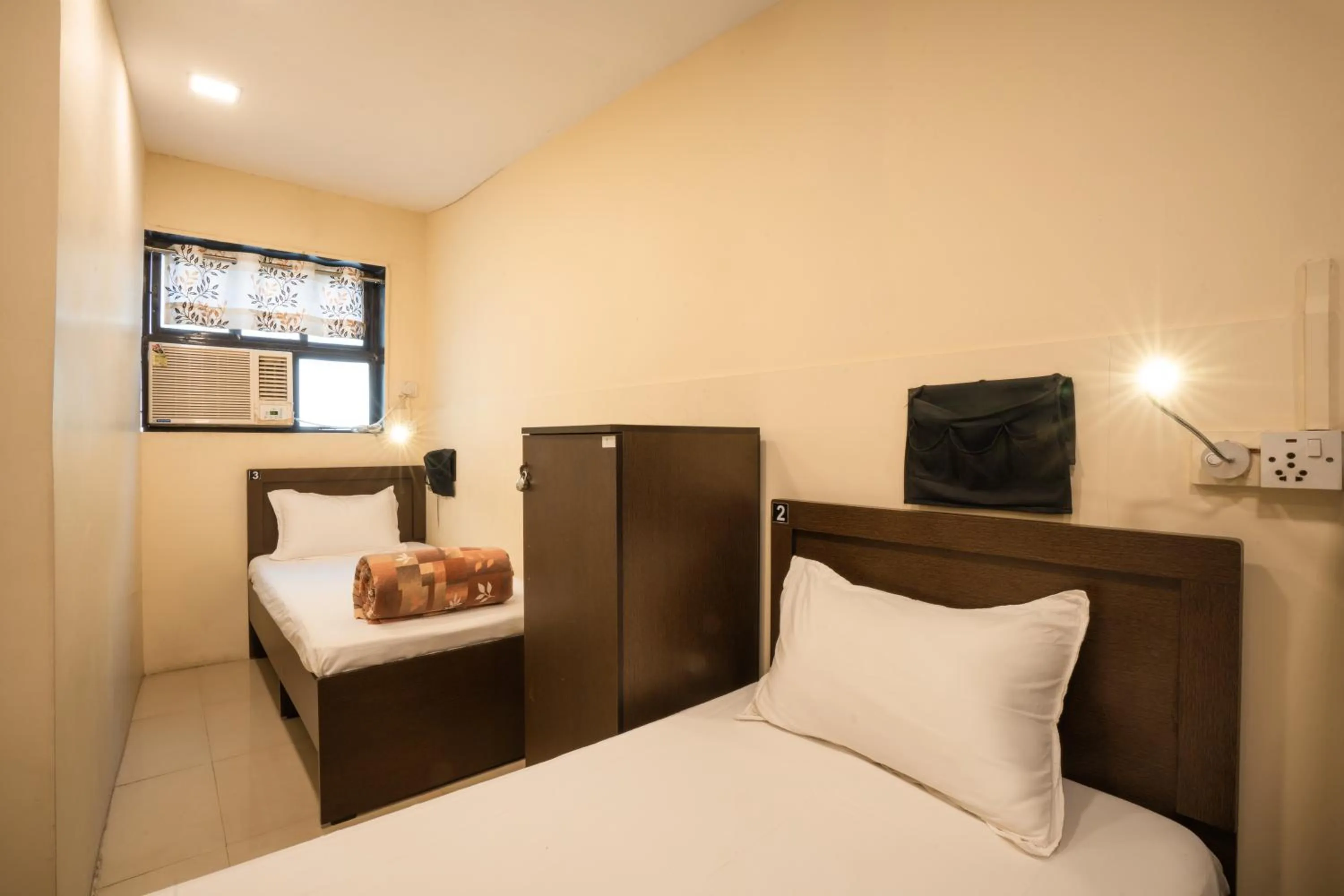 bunk bed, Bed in Zostel Mumbai