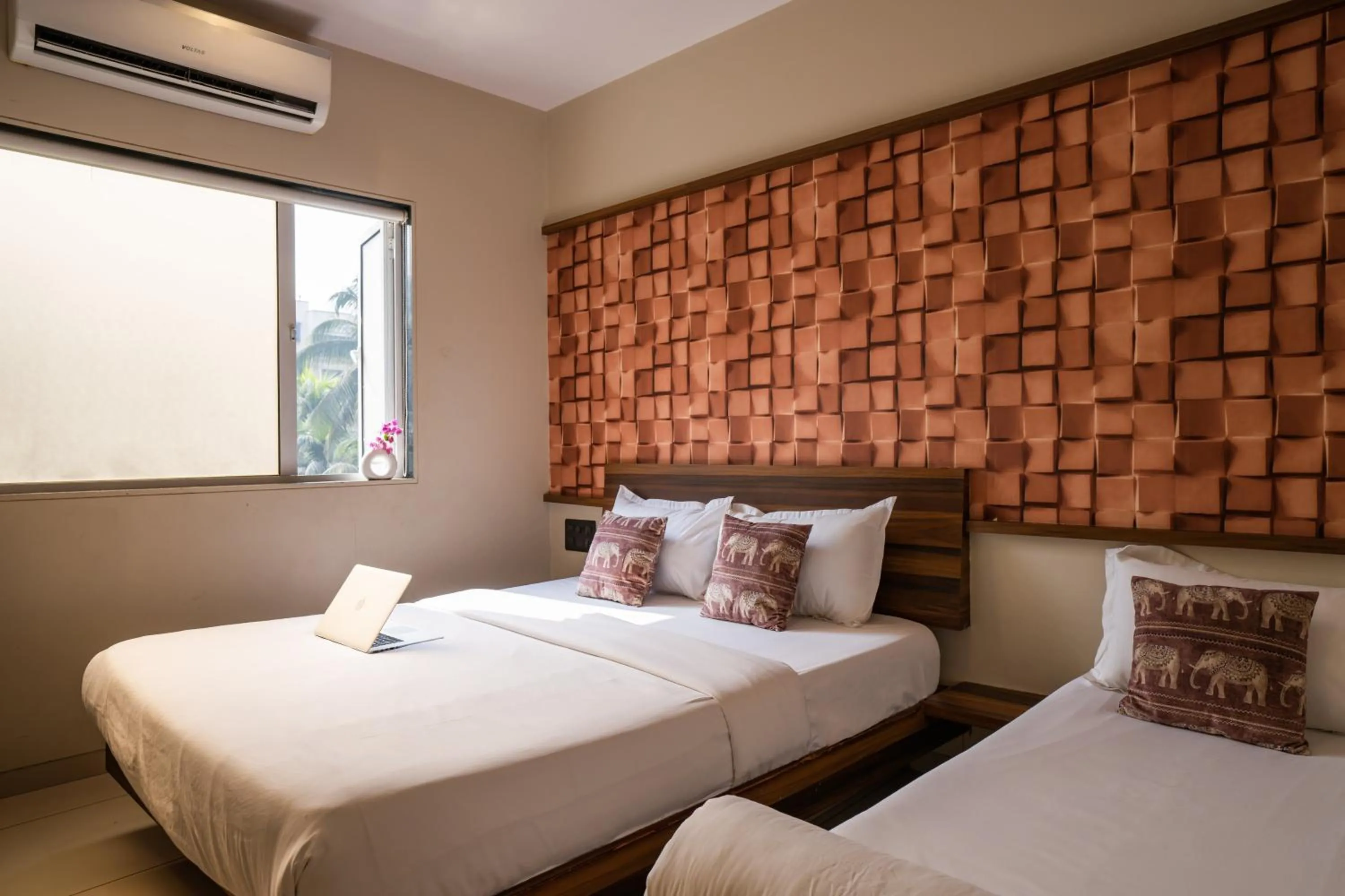 Photo of the whole room, Bed in Zostel Mumbai