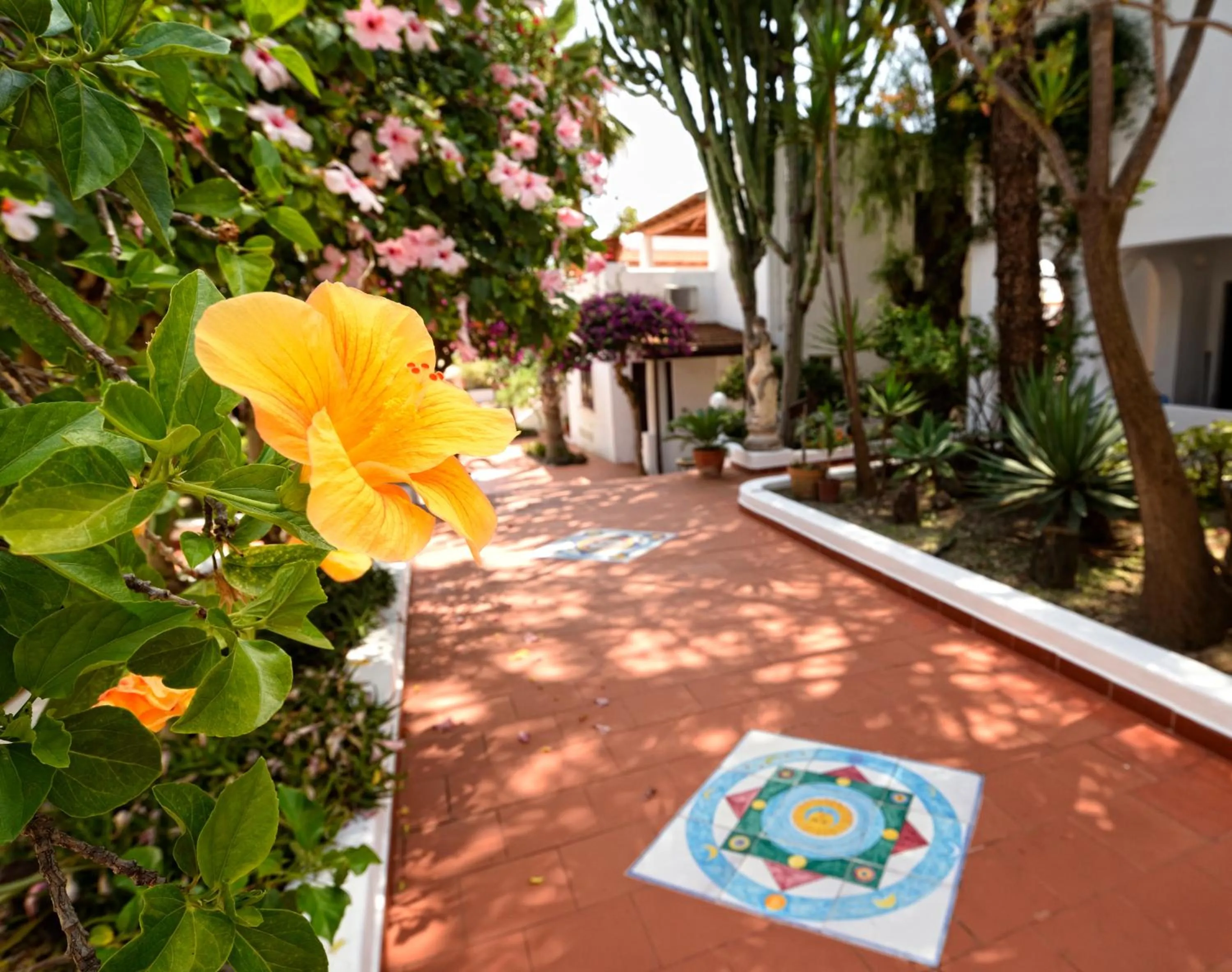 Facade/entrance in Gattopardo Park Hotel