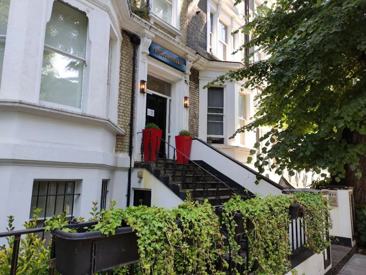 Facade/entrance in NOX Olympia