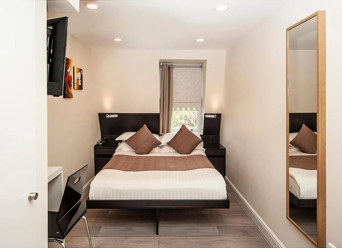 Double Room in NOX Olympia