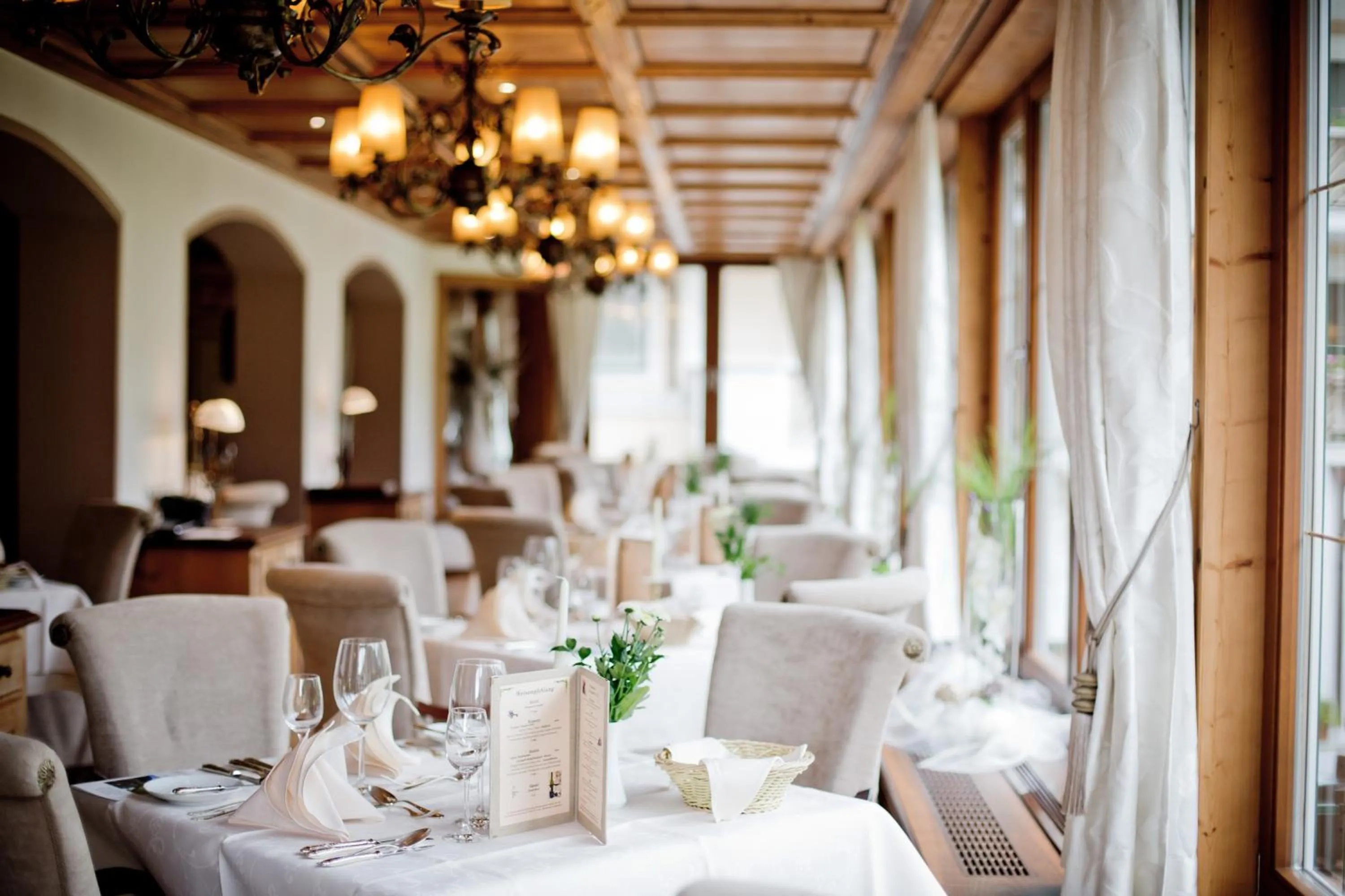 Restaurant/places to eat in Traumhotel Alpina Superior