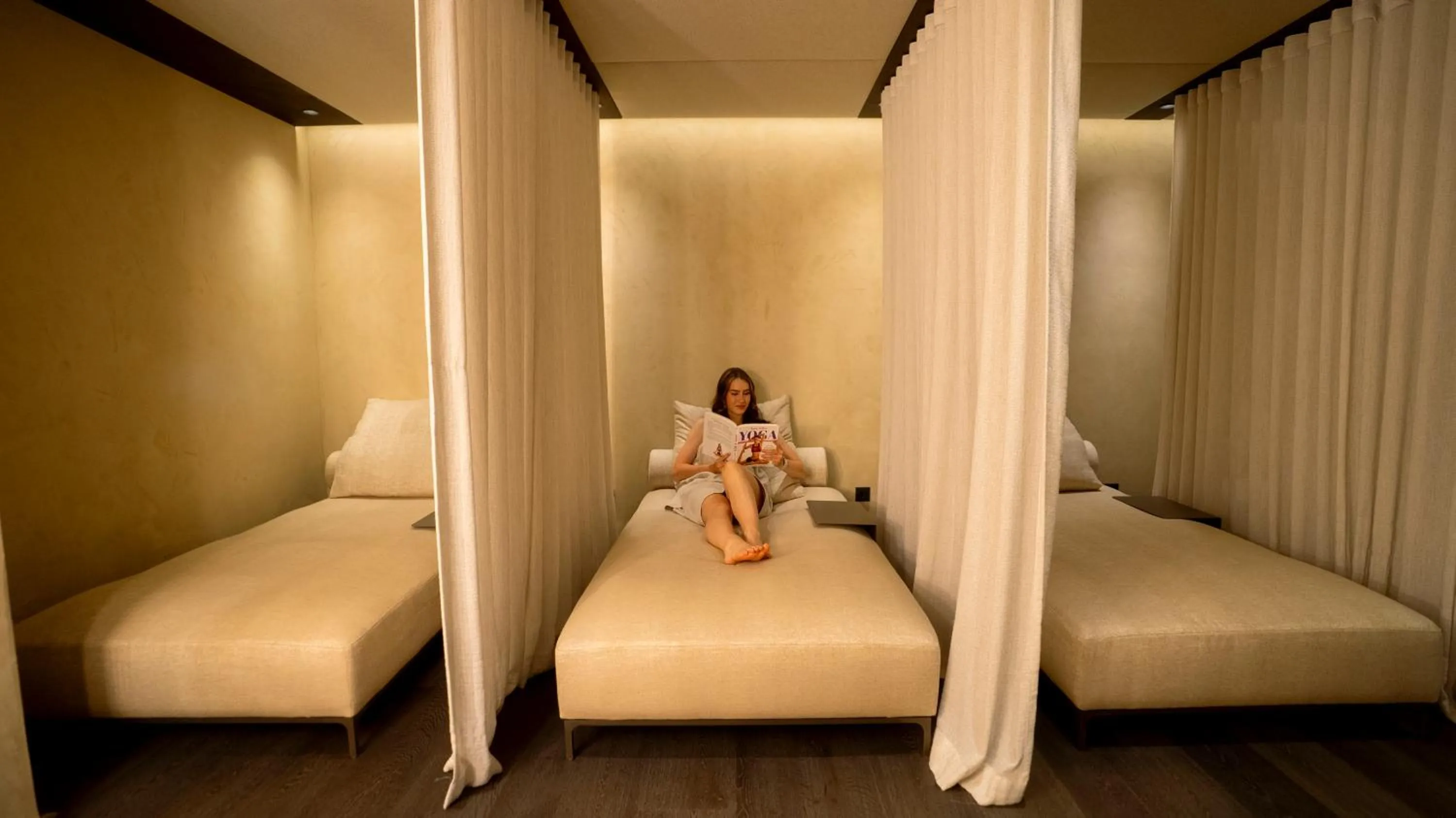 Bed in Traumhotel Alpina Superior