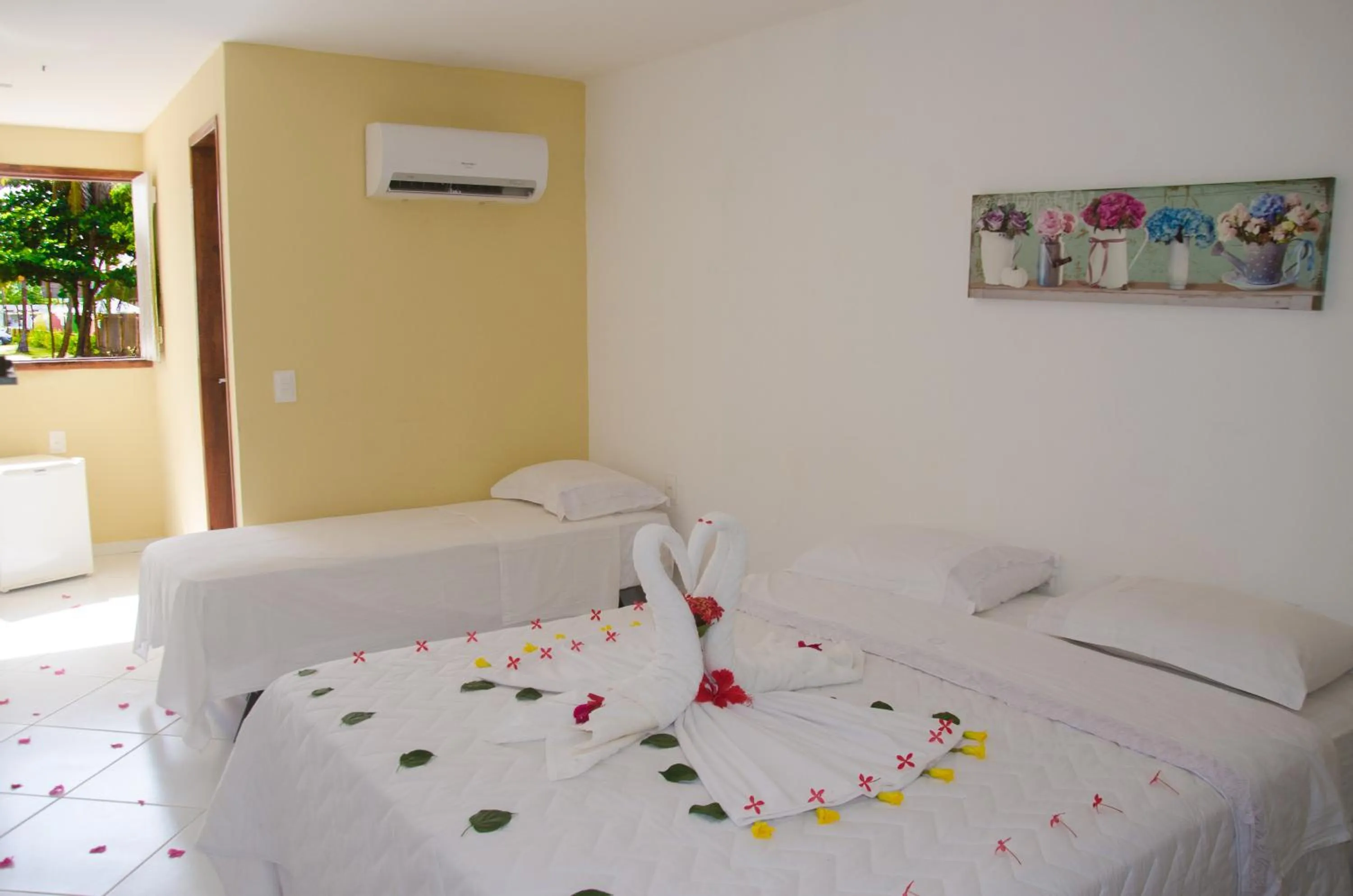 Bedroom, Bed in Pousada Maraoka