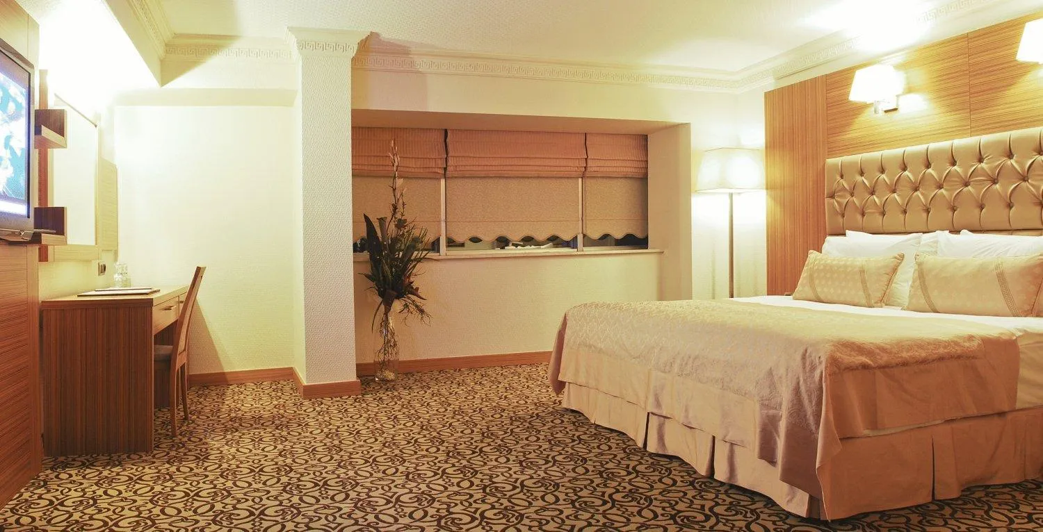 Bedroom in Emir Royal Hotel