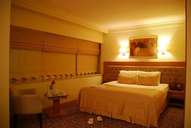 Bedroom in Emir Royal Hotel