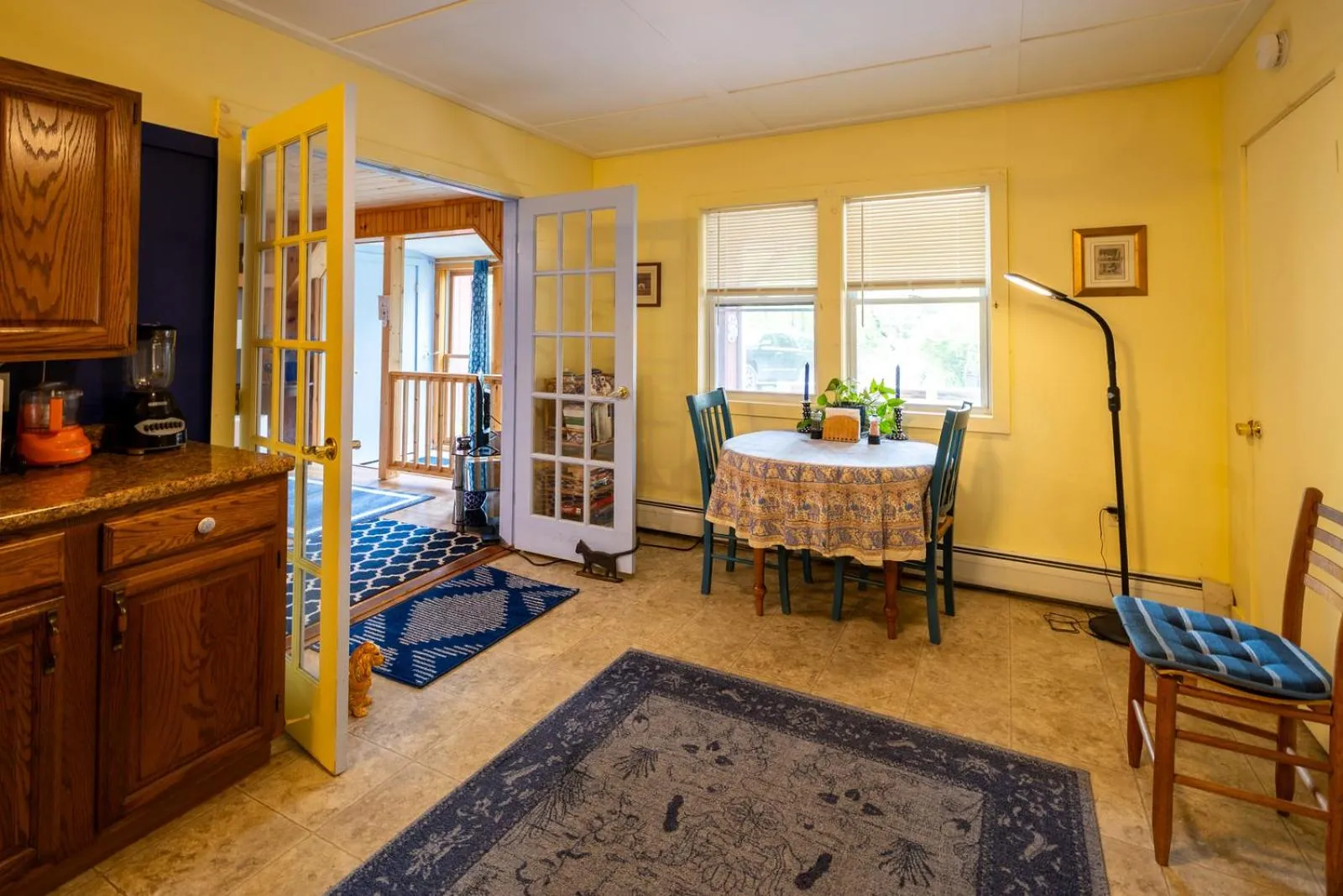 Bed in Cavalier Cottage B&B