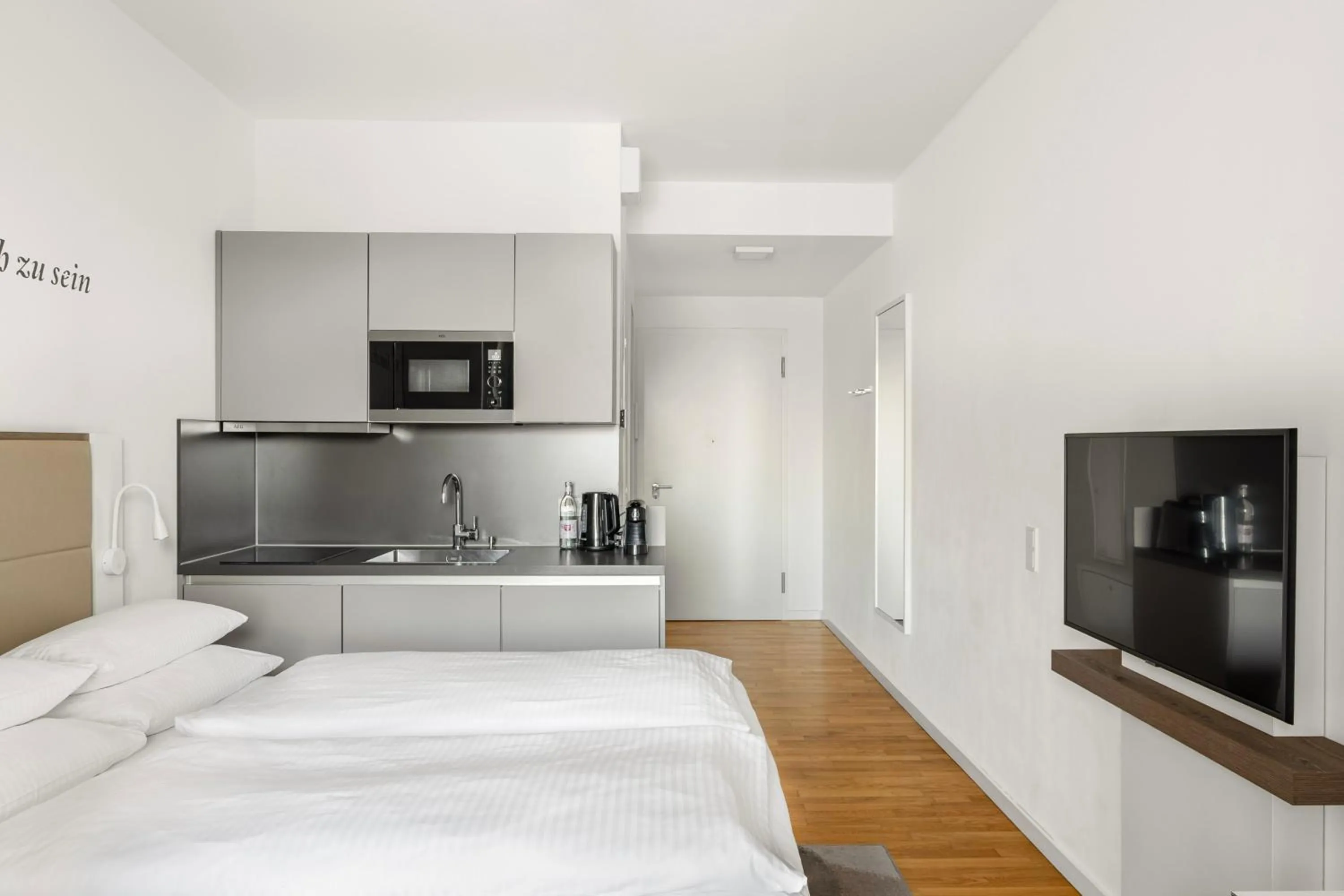 Photo of the whole room, Bed in HighPark Berlin am Potsdamer Platz