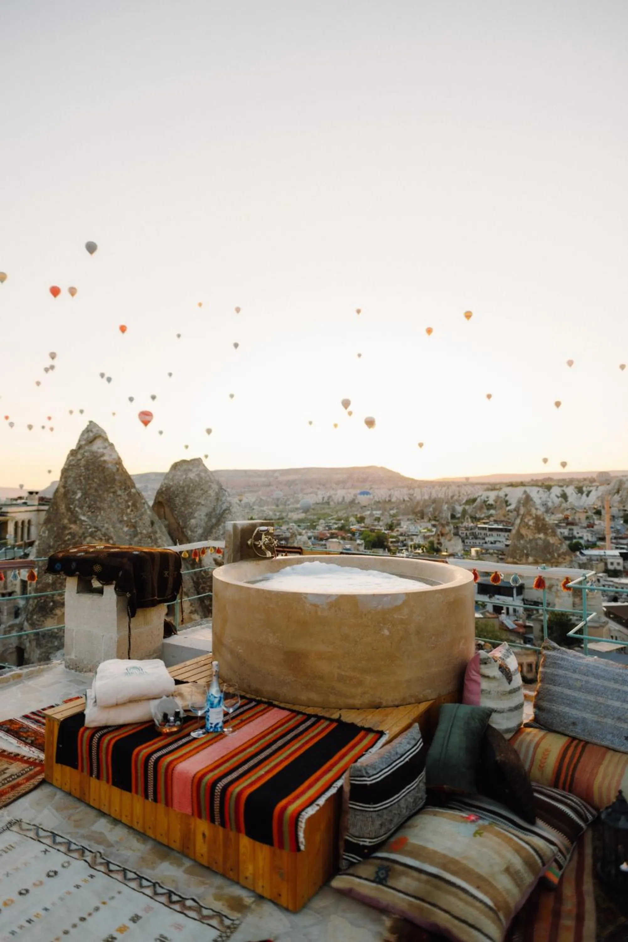 Open Air Bath in Sultan Cave Suites
