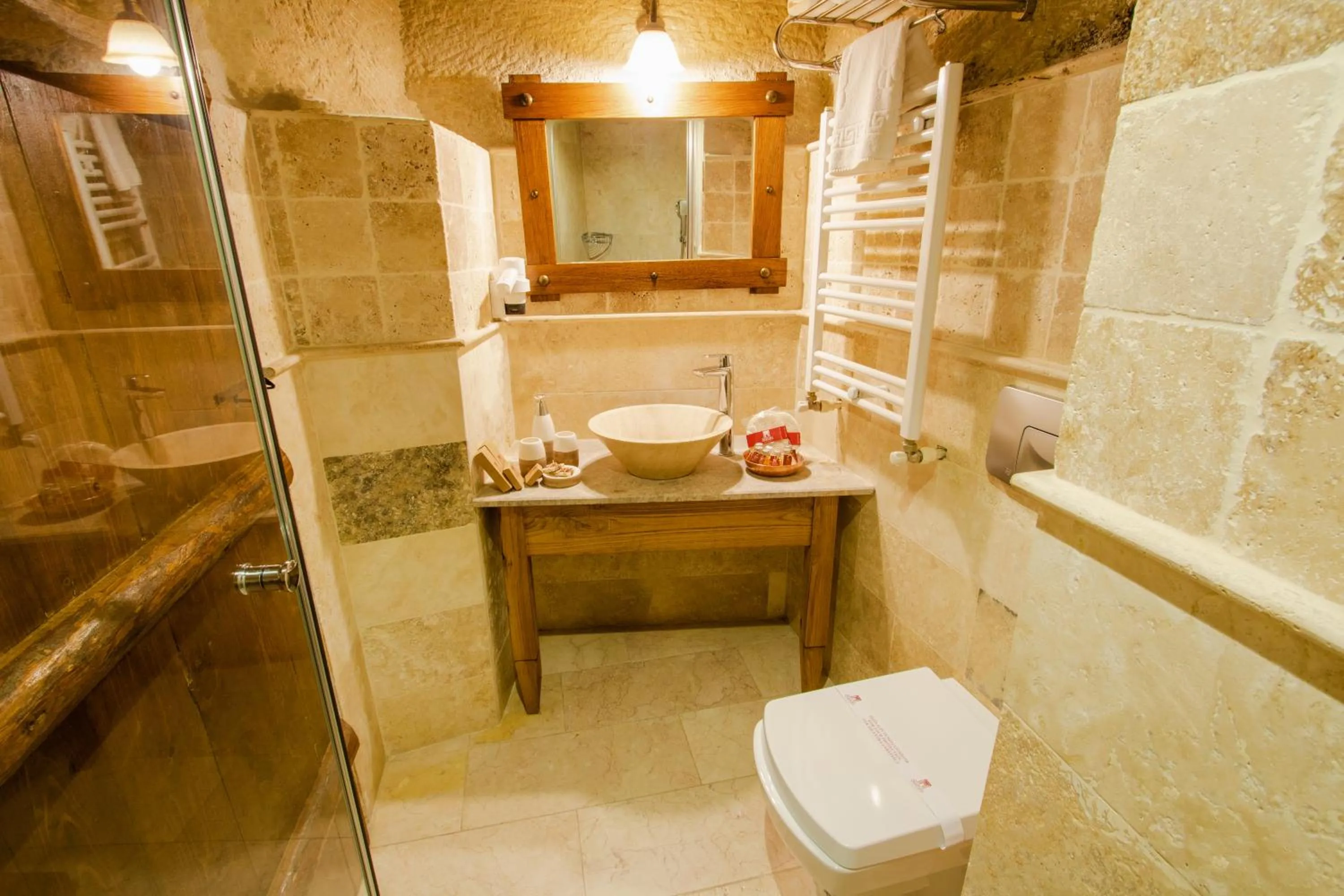 Bathroom in Sultan Cave Suites