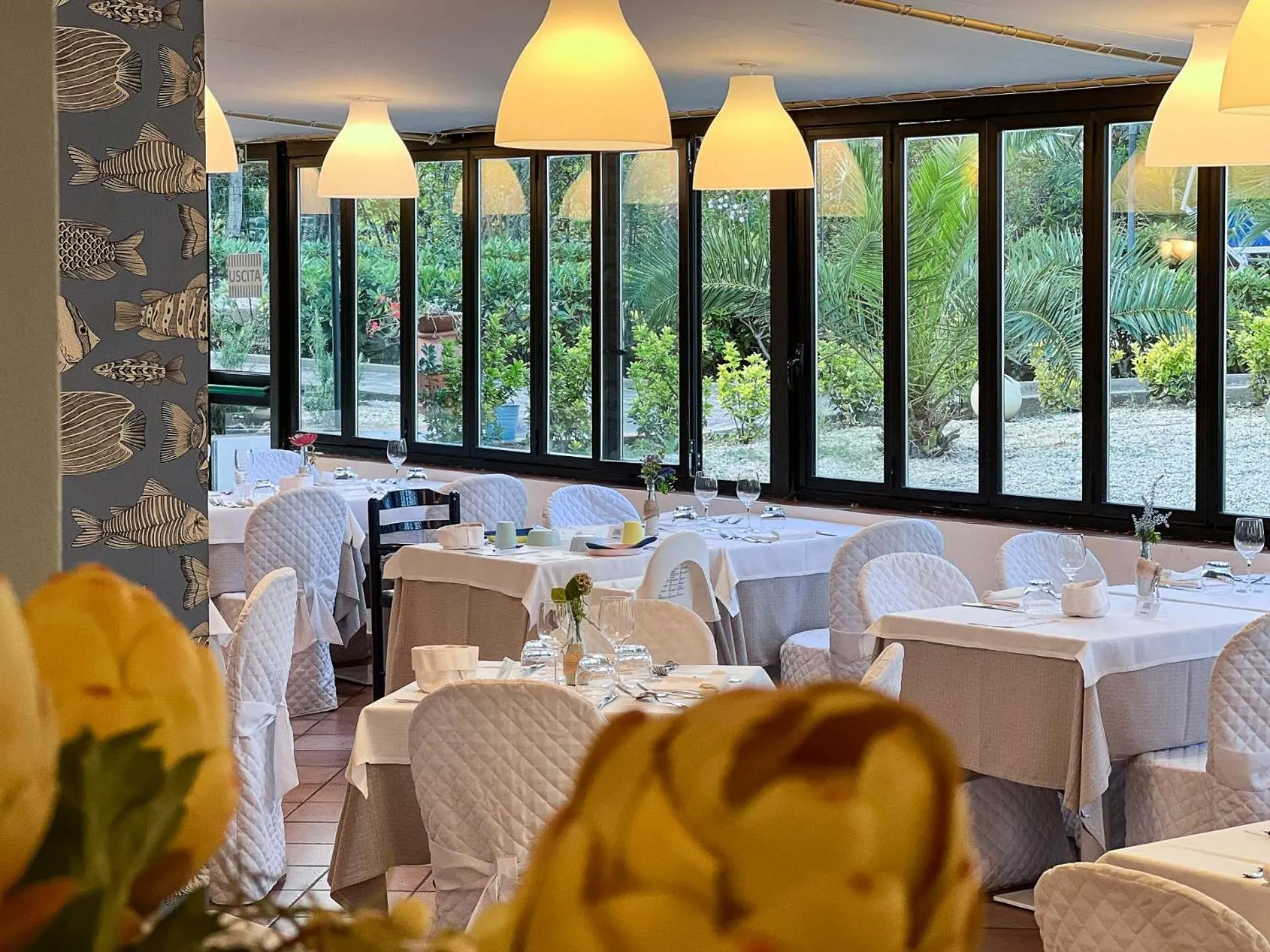 Restaurant/places to eat in Hotel Brigantino
