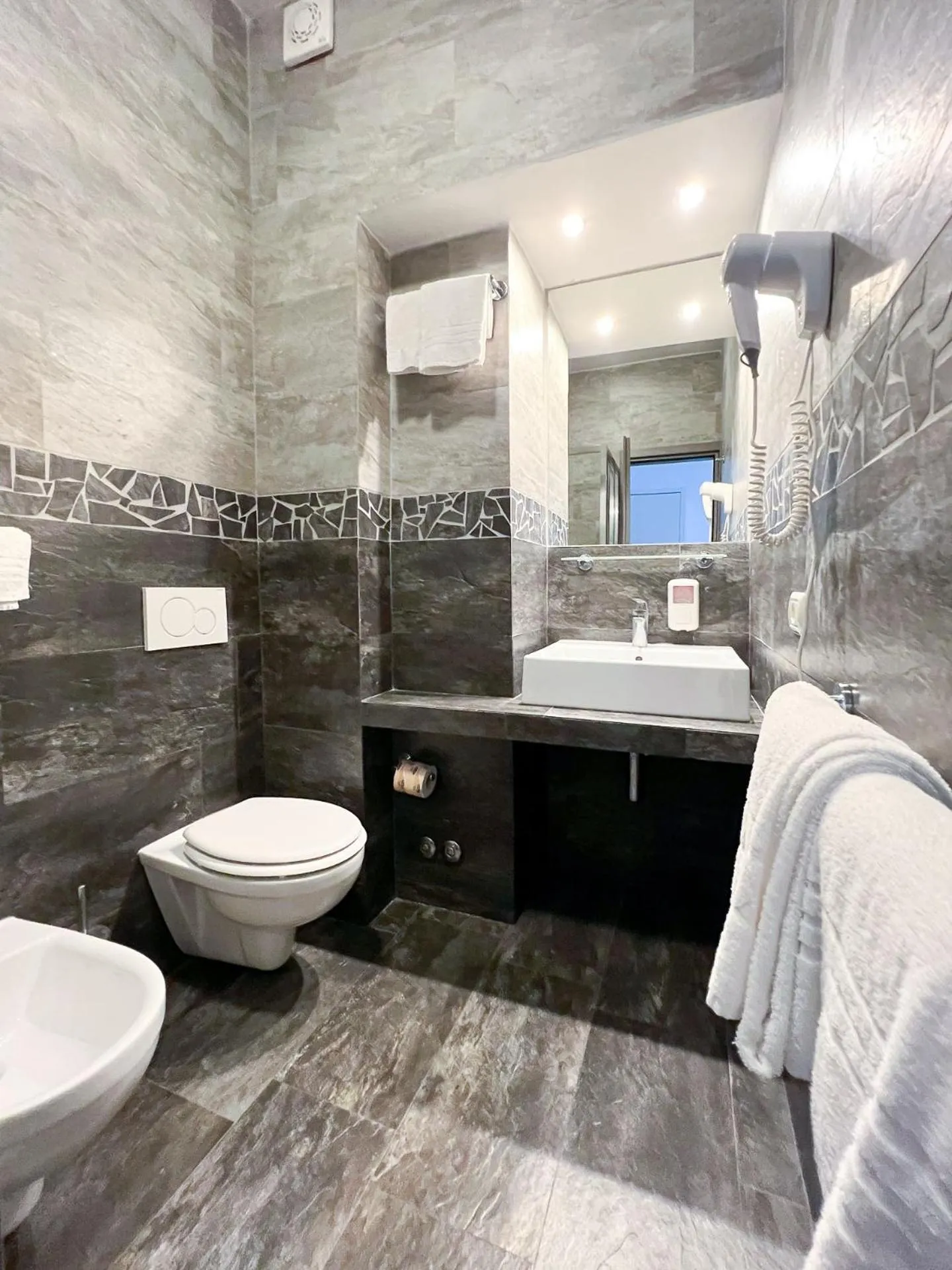 Bathroom in Hotel Brigantino