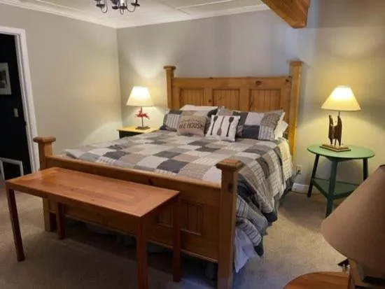 Property building, Bed in Rr-interlaken 05