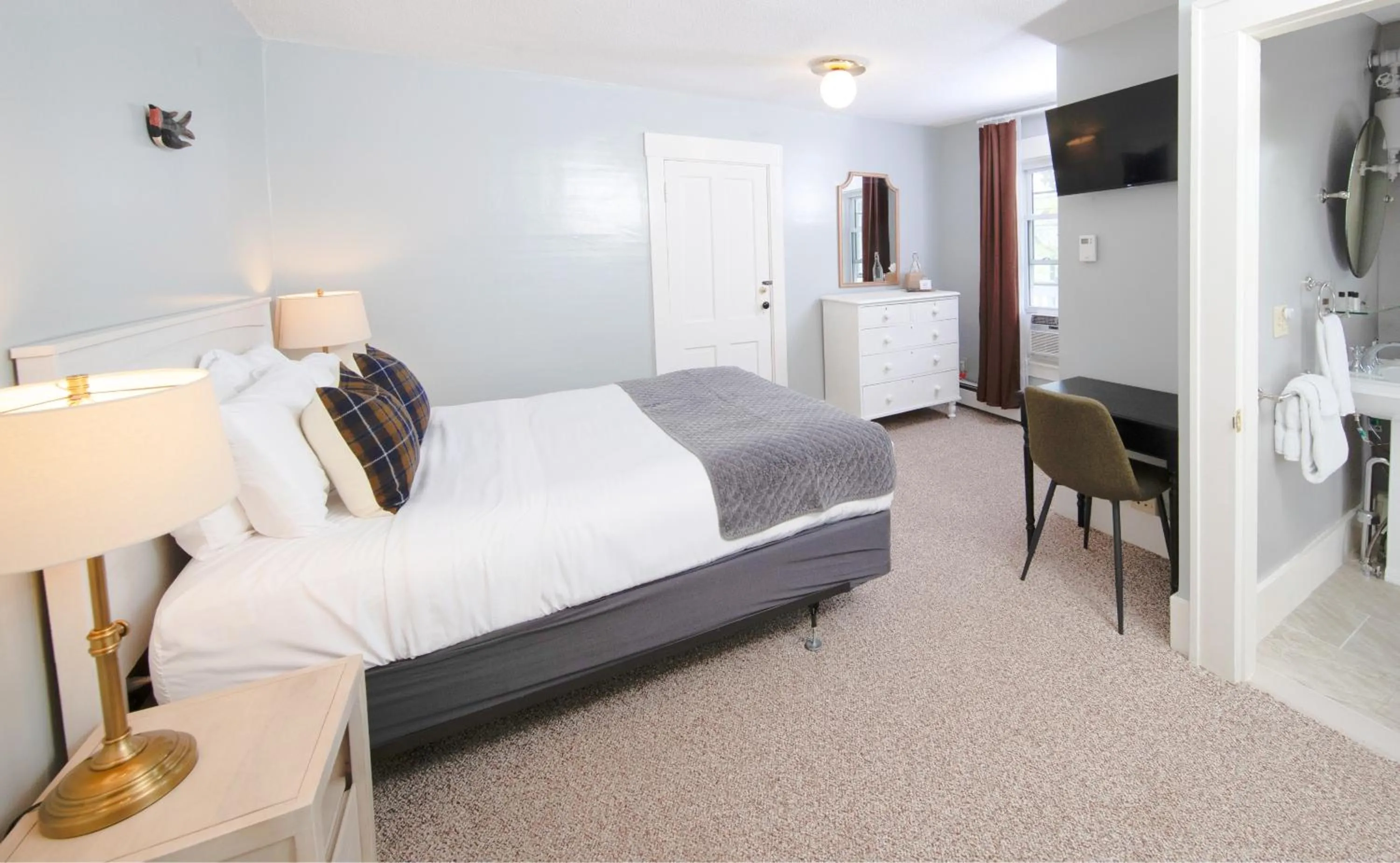 Bedroom, Bed in The New London Inn