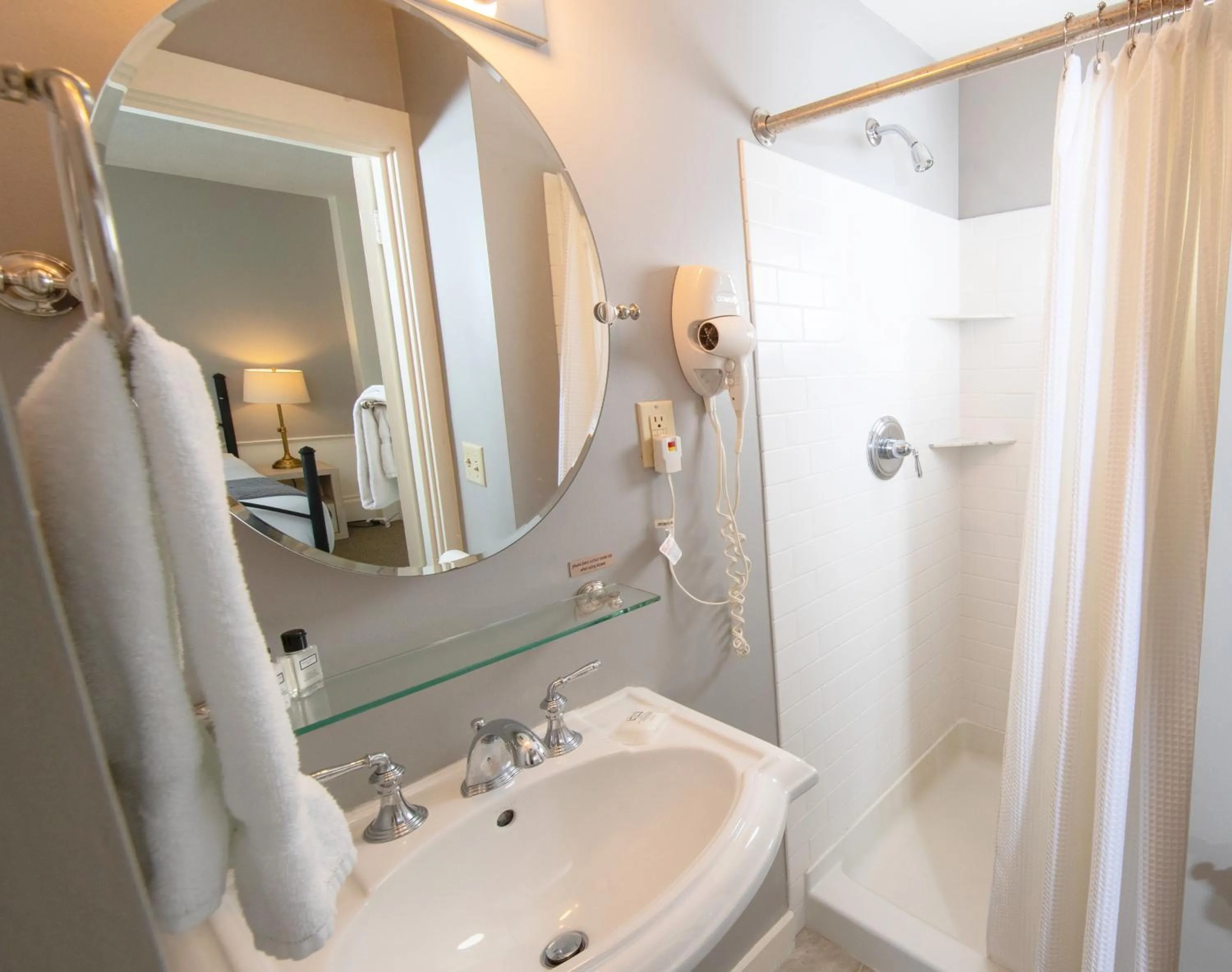 Bathroom in The New London Inn