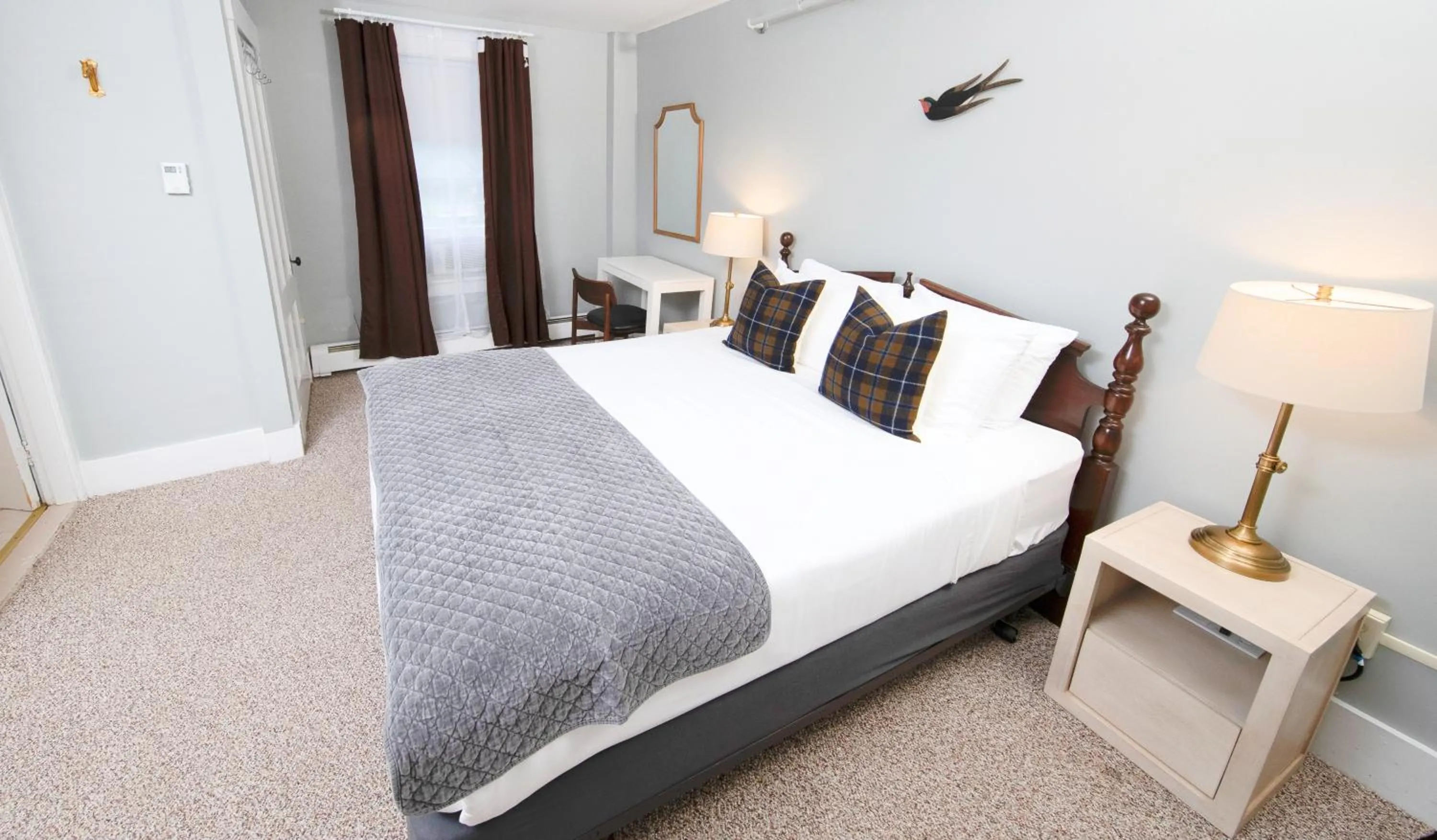 Bedroom, Bed in The New London Inn