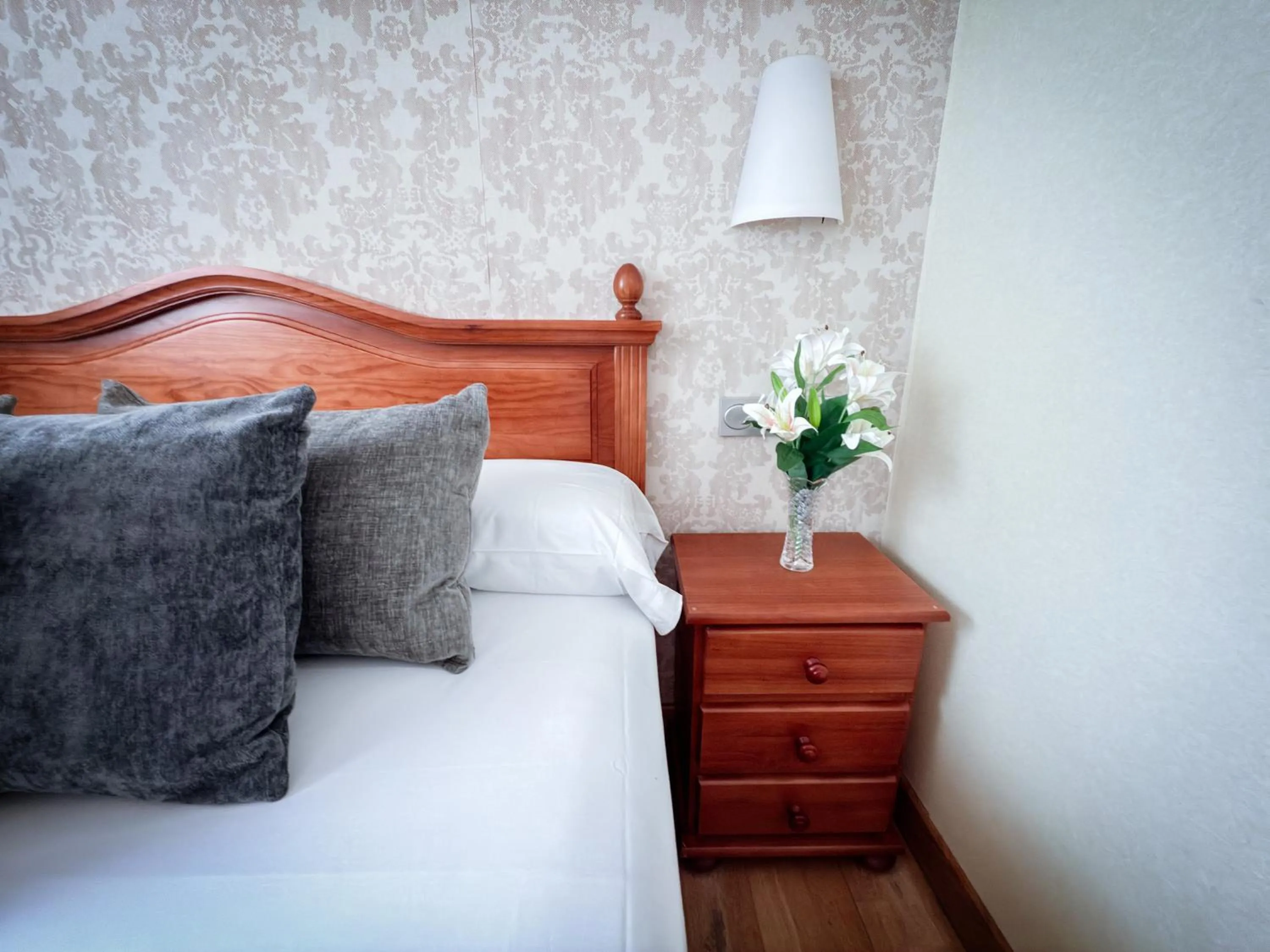 Bedroom, Bed in Hotel Villa De Ermua