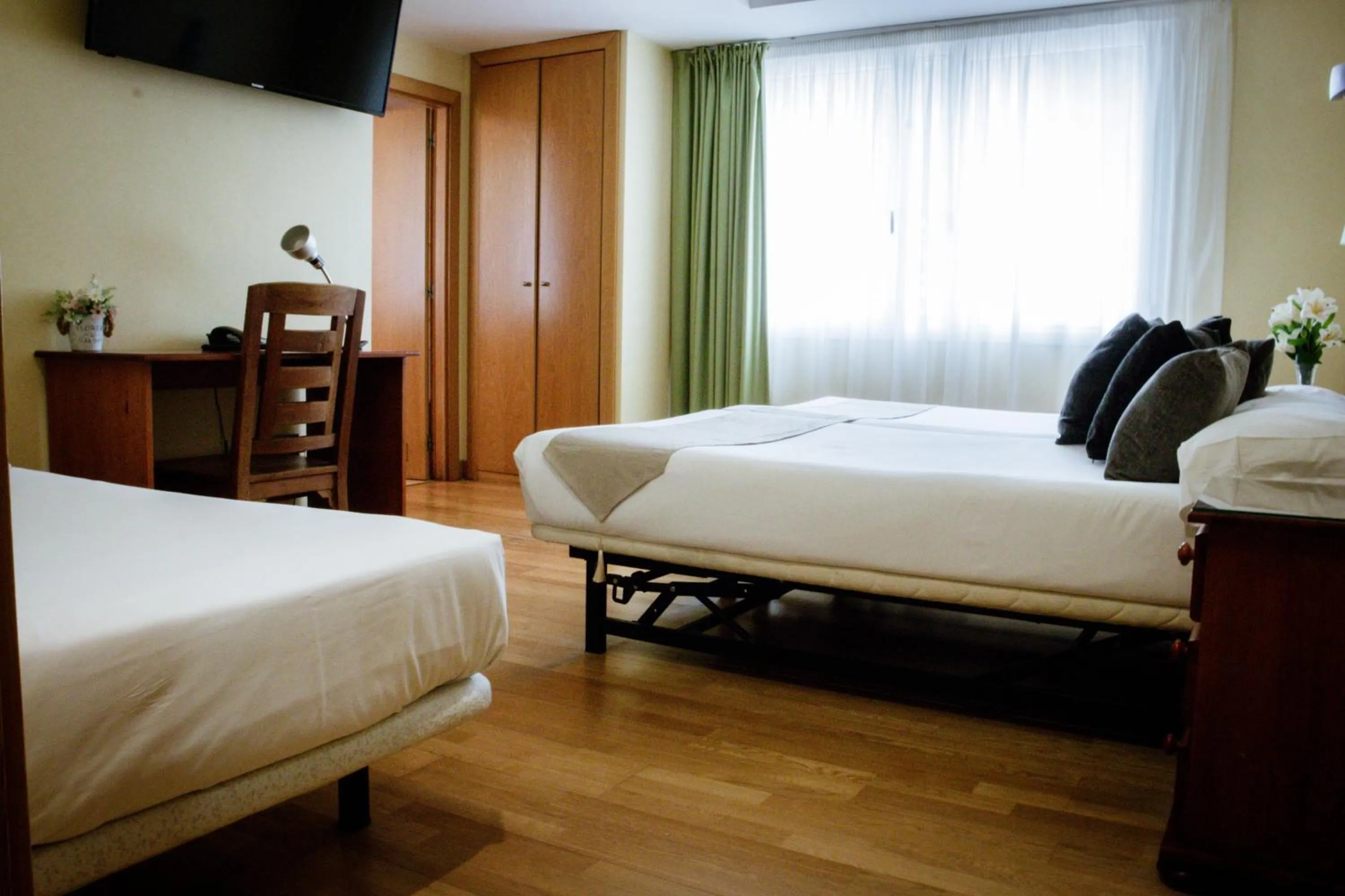 Bedroom, Bed in Hotel Villa De Ermua