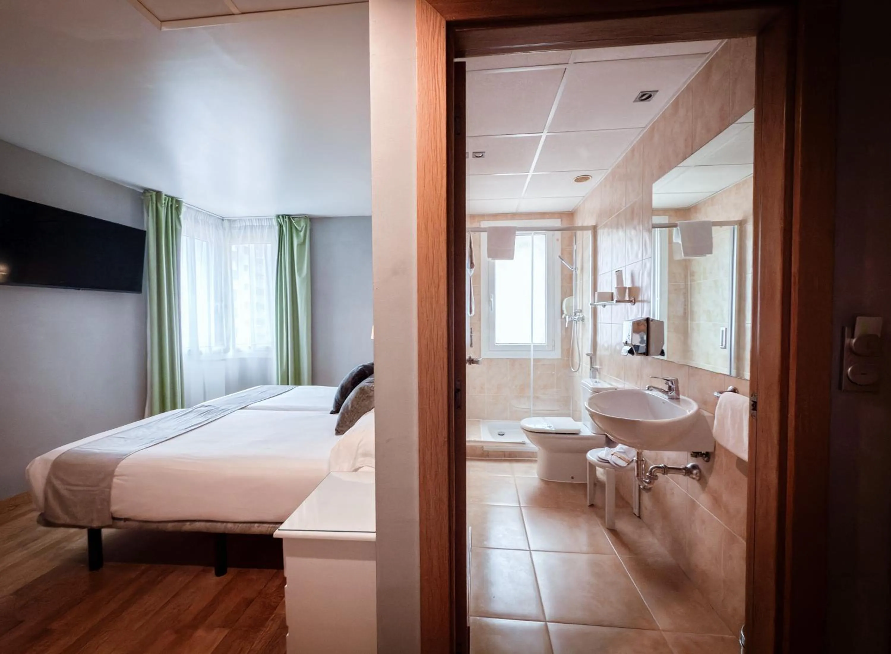 Bedroom, Bed in Hotel Villa De Ermua