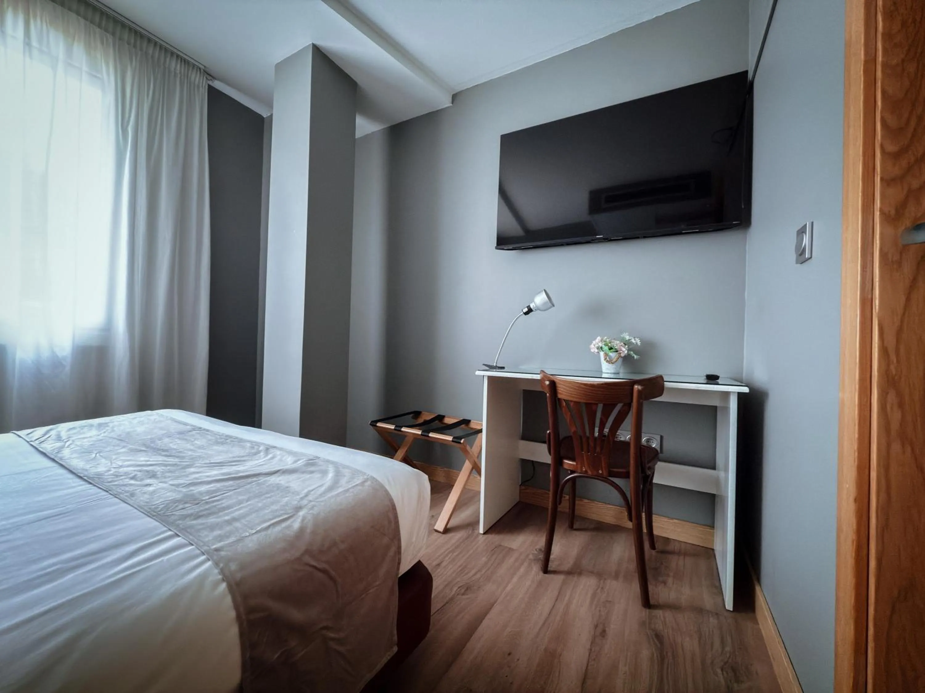 Bedroom, Bed in Hotel Villa De Ermua