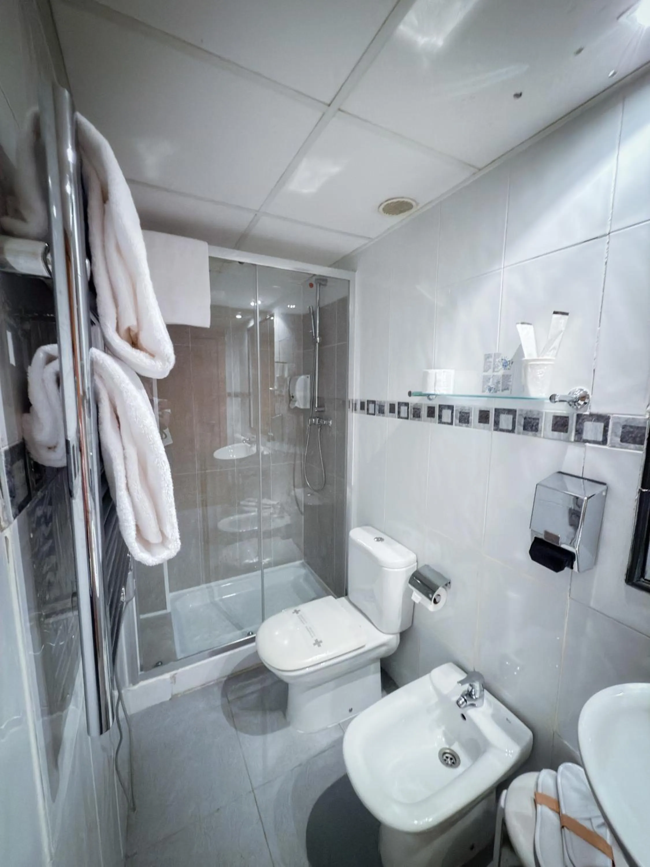Bathroom in Hotel Villa De Ermua