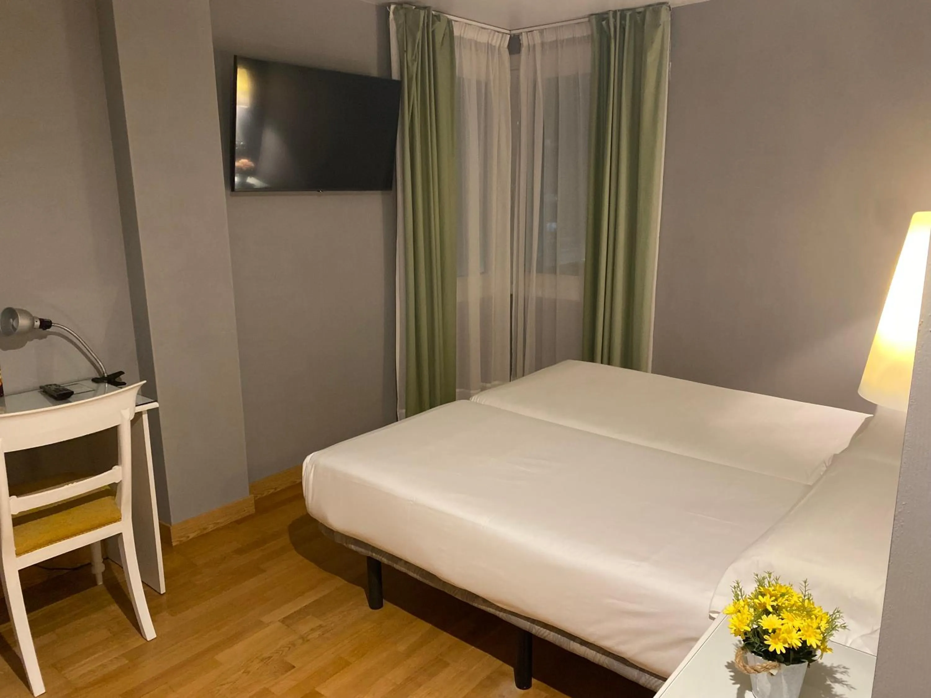 Bedroom, Bed in Hotel Villa De Ermua