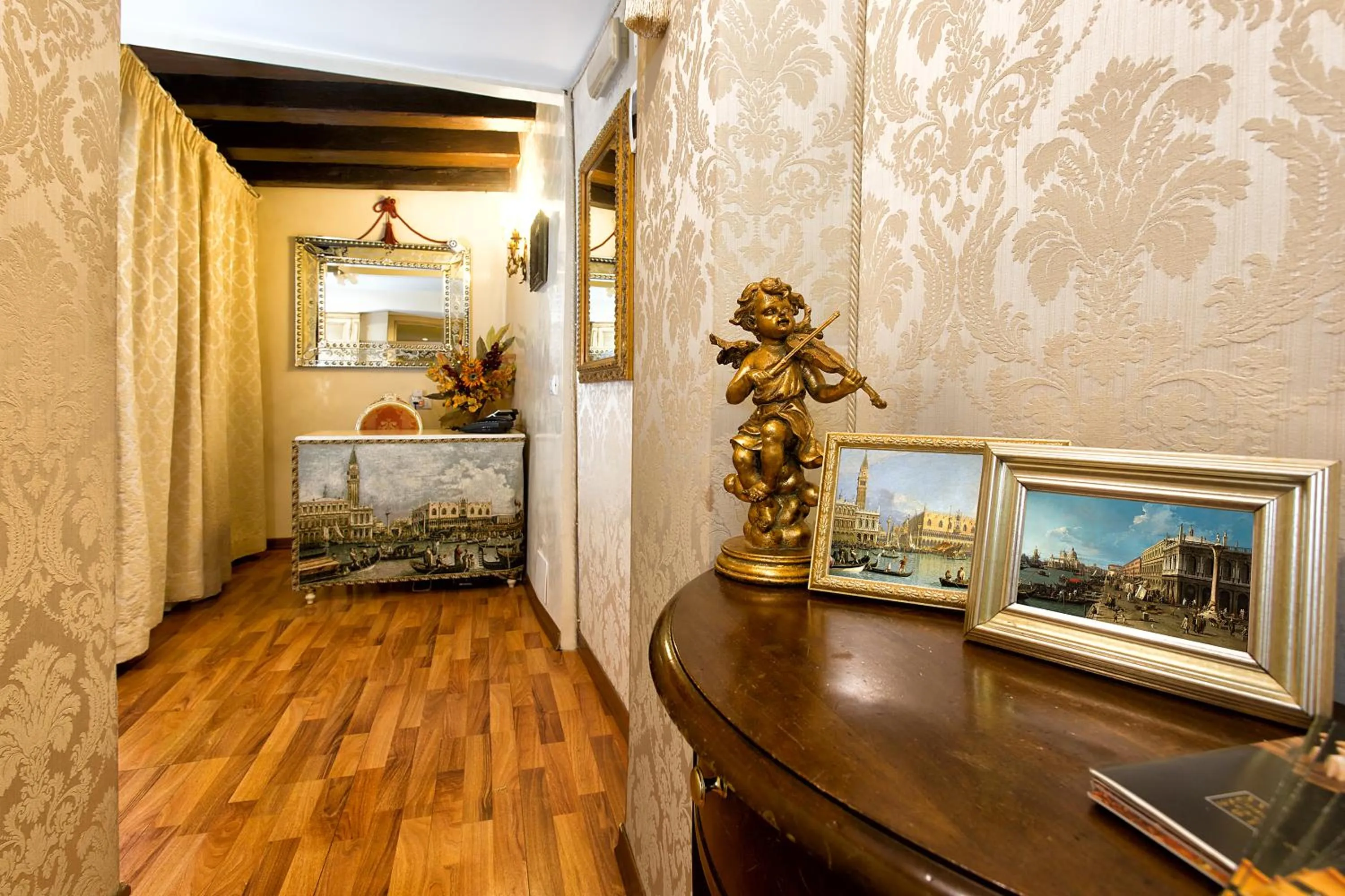 Lobby or reception in Ca' Della Loggia