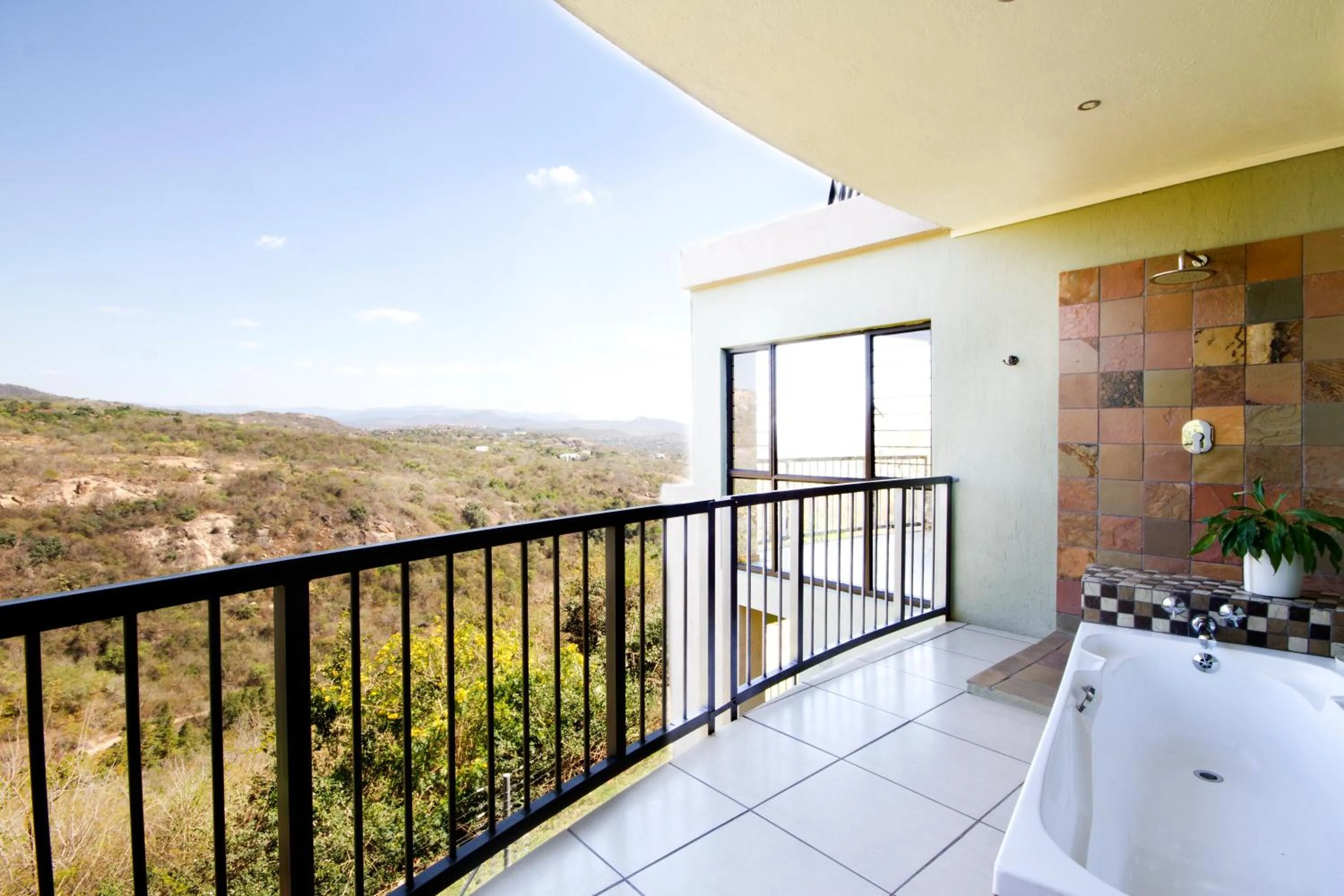Shower in La Roca Guest House