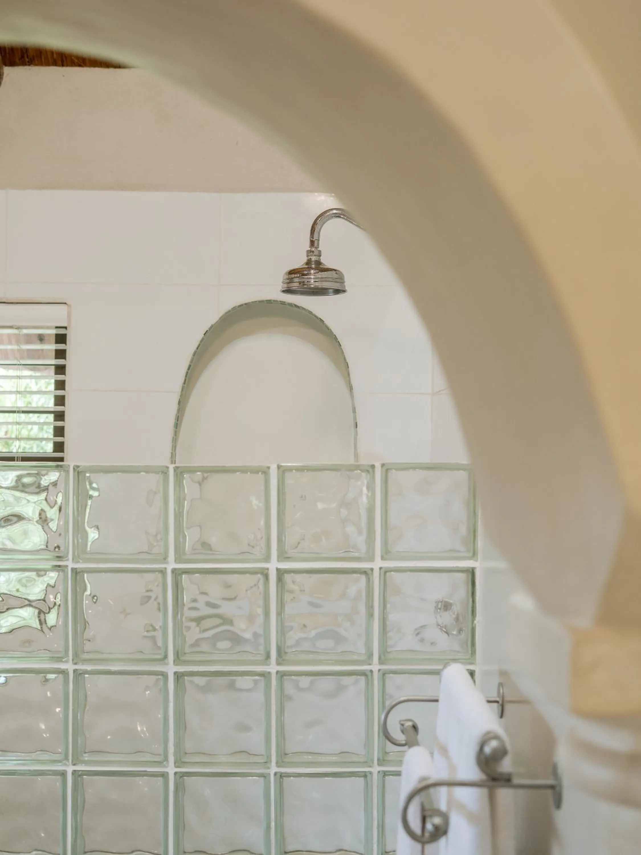 Shower in La Roca Guest House