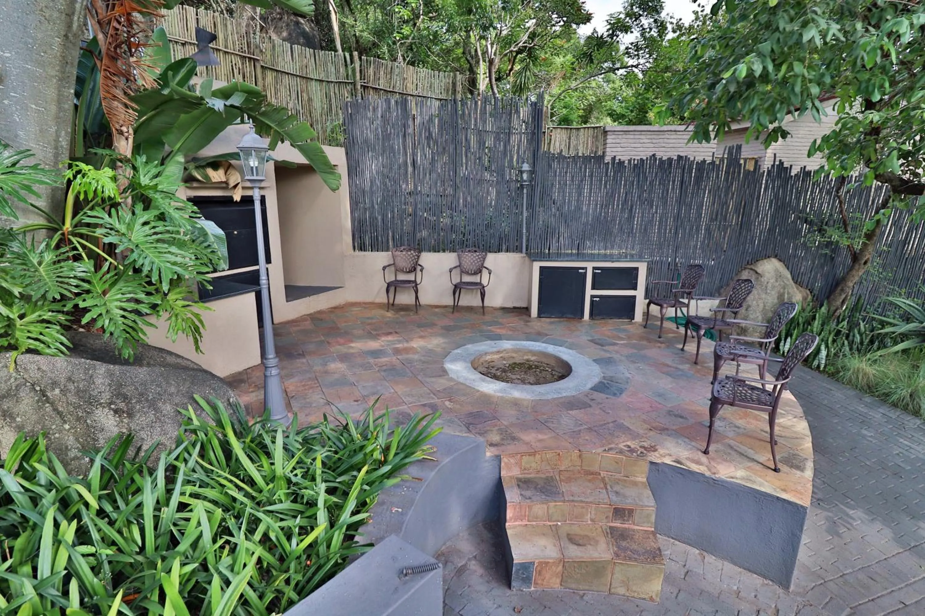 BBQ facilities in La Roca Guest House