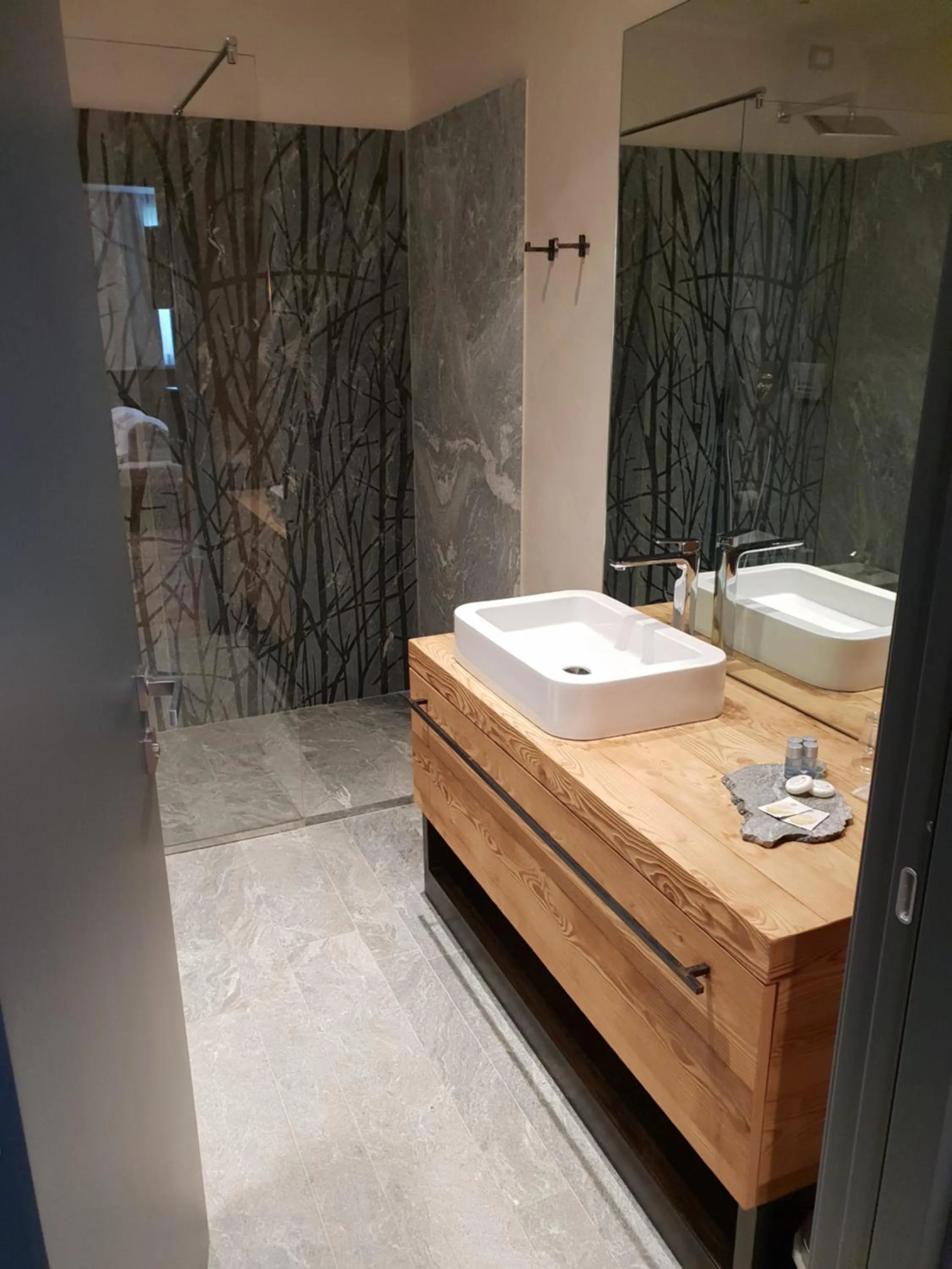 Bathroom in MH Olen Boutique Hotel