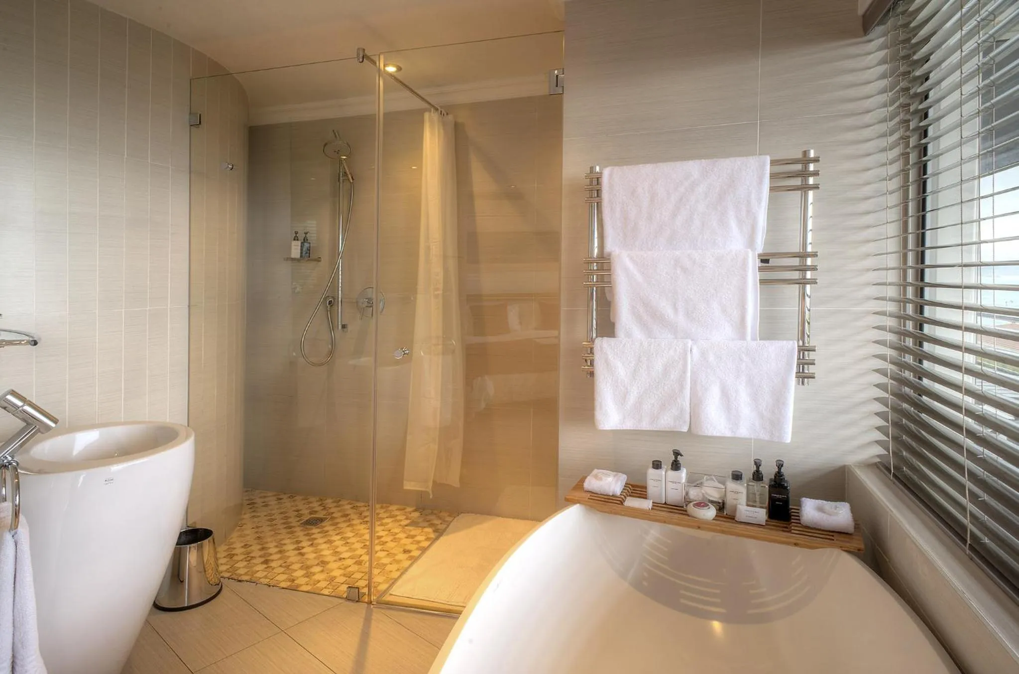 Shower in Sea Star Lodge