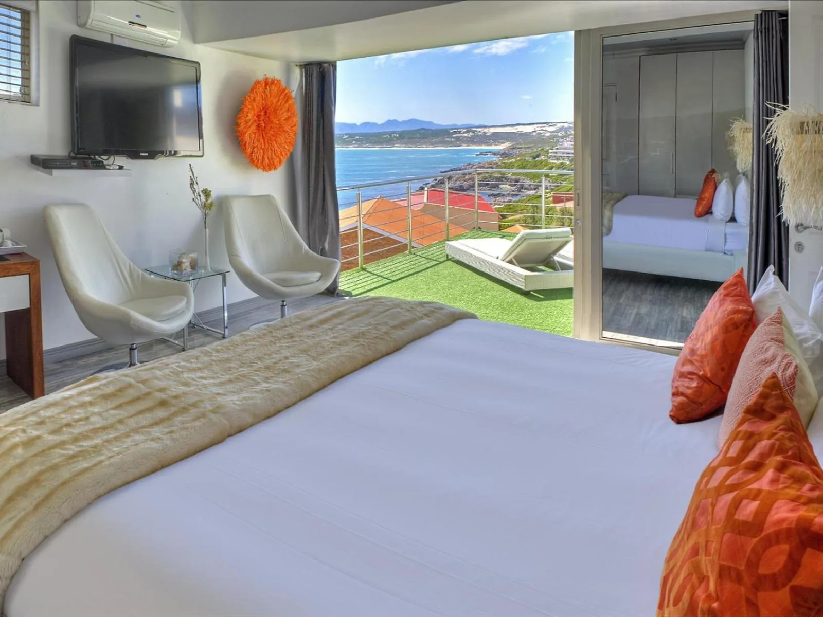 Bed in Sea Star Lodge