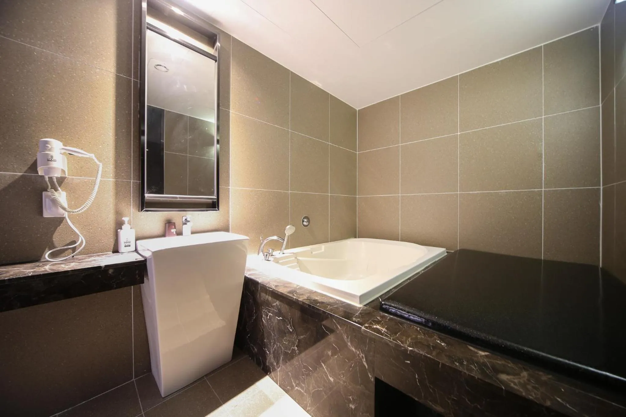 Louis Boutique Hotel