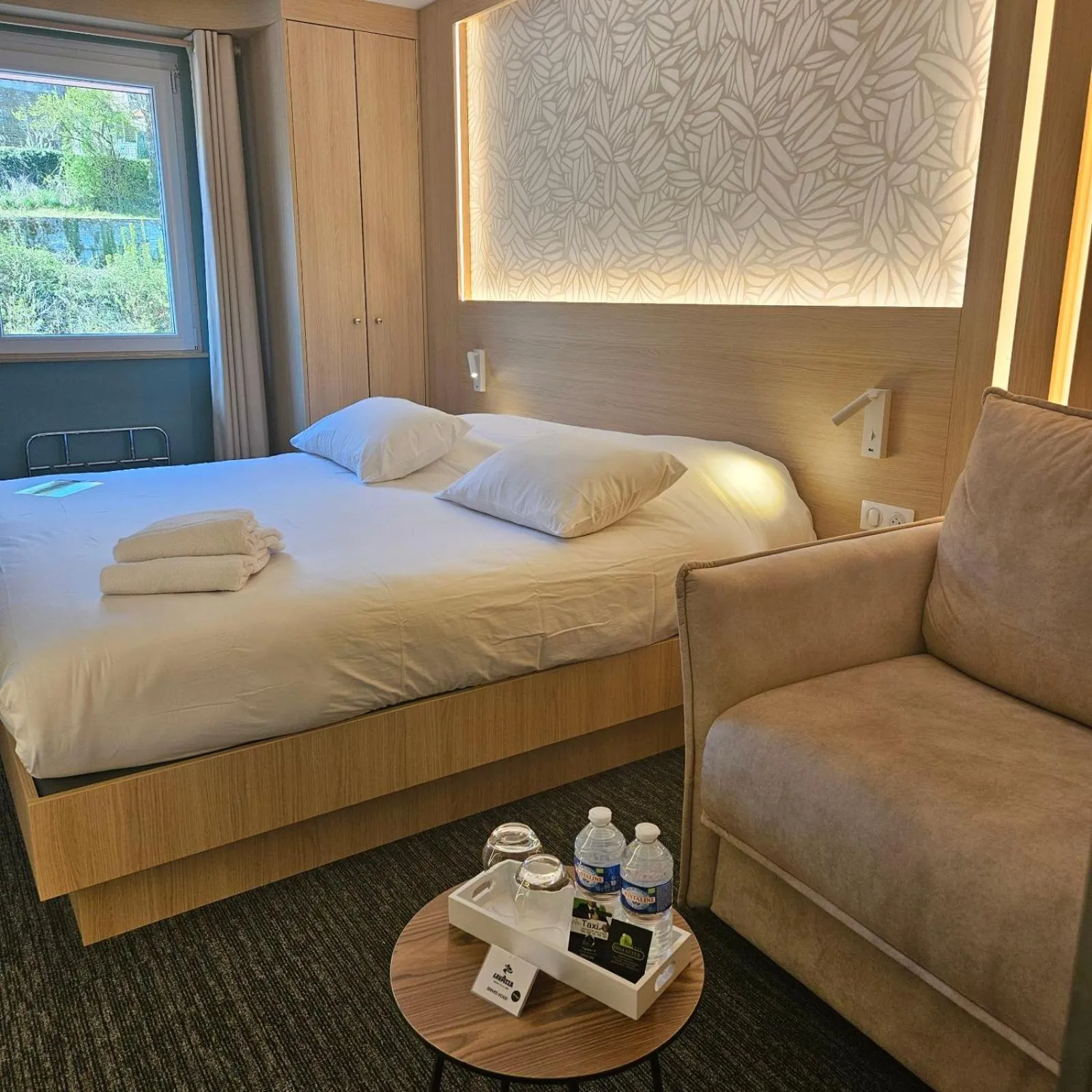 Bedroom, Bed in Hôtel Aster Restaurant Aux Arcades