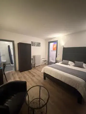 Superior Double Room - single occupancy in Hôtel Terminus Superior Double Room - single occupancy in Hôtel Terminus
