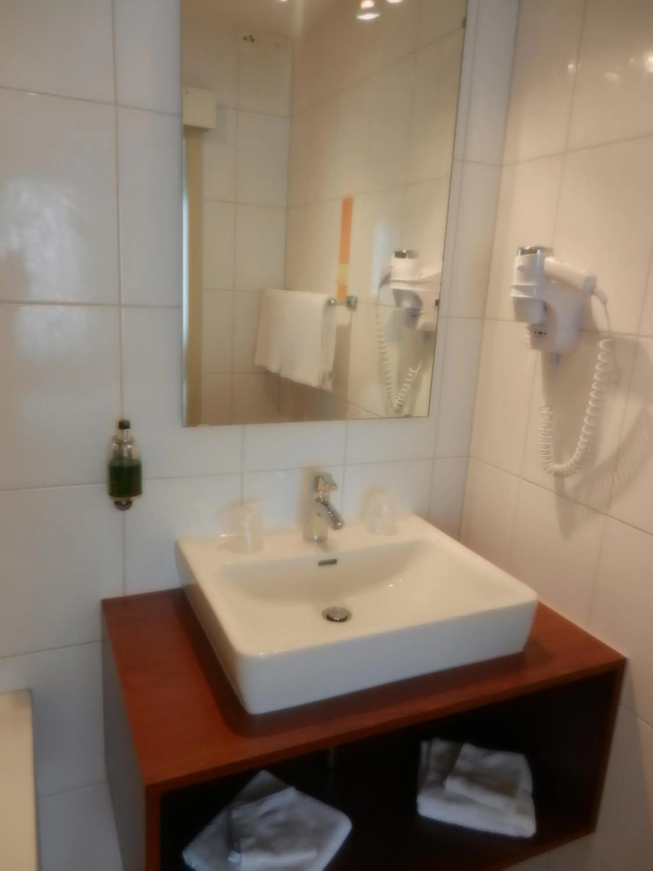 Standard Double Room - single occupancy in Hôtel Terminus Standard Double Room - single occupancy in Hôtel Terminus