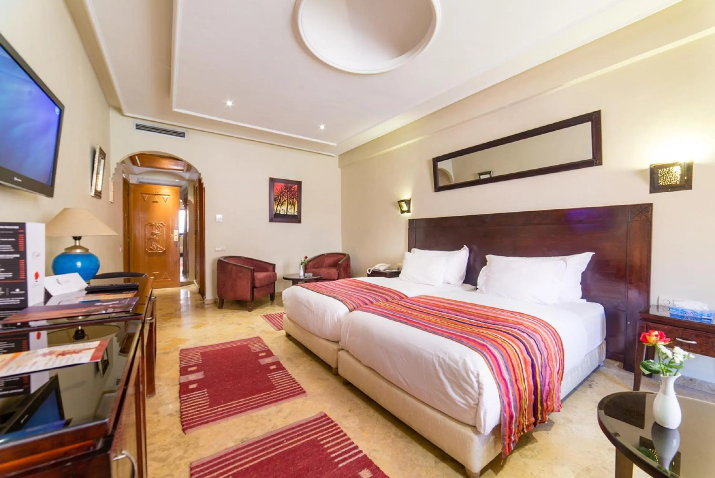 Photo of the whole room in Hotel Les Trois Palmiers