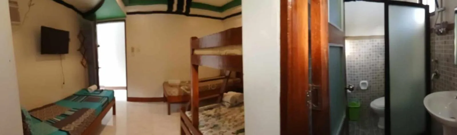 Photo of the whole room in Vali-Joe Travel Lodge