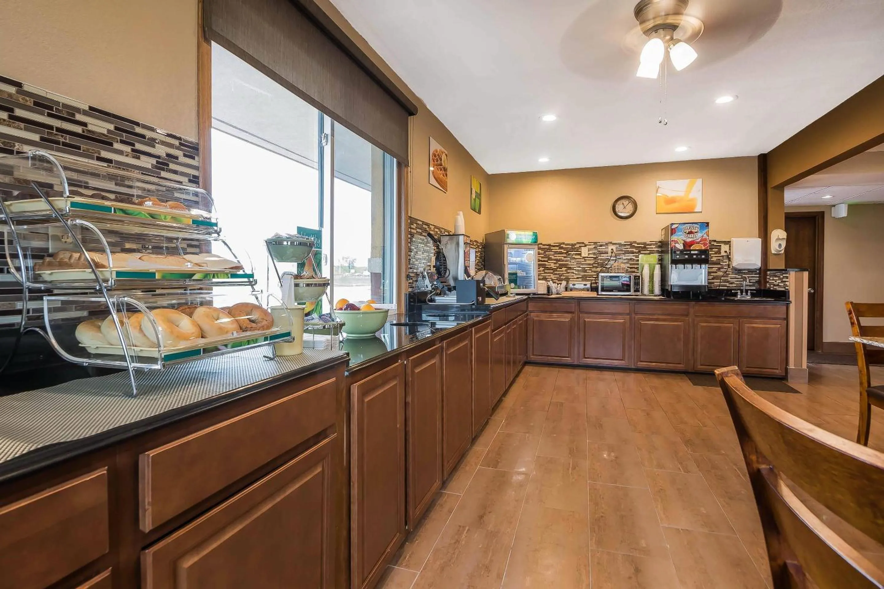 Breakfast in Quality Inn Janesville North