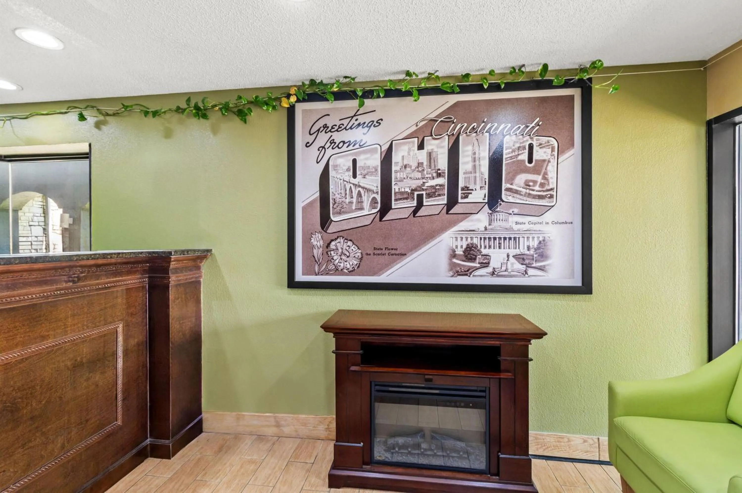 Lobby or reception in Super 8 by Wyndham Cincinnati-Springdale OH