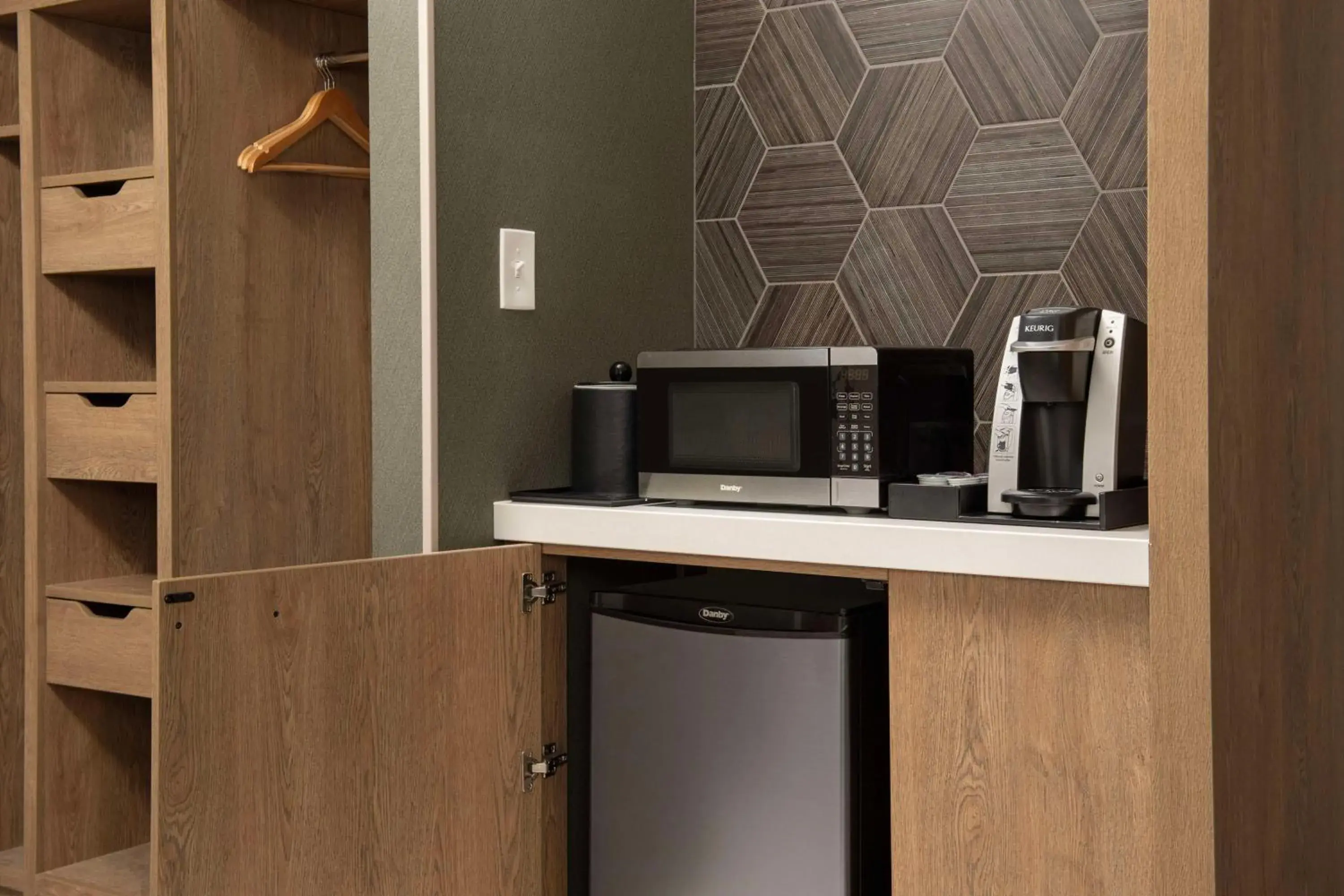 King Room with Tub - Mobility and Hearing Access in Hilton Garden Inn Casper King Room with Tub - Mobility and Hearing Access in Hilton Garden Inn Casper