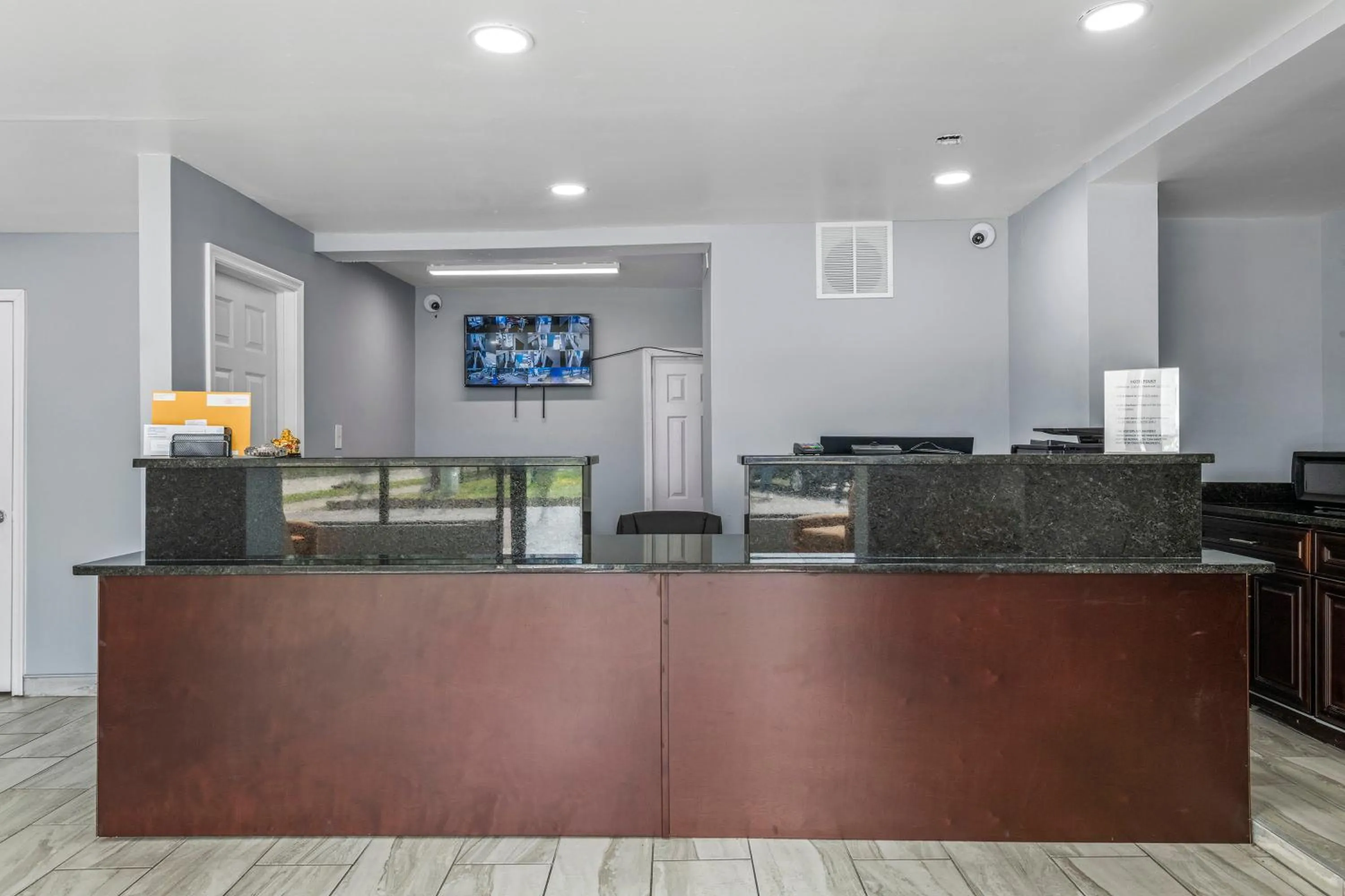 Riverwalk Inn and Suites Portsmouth