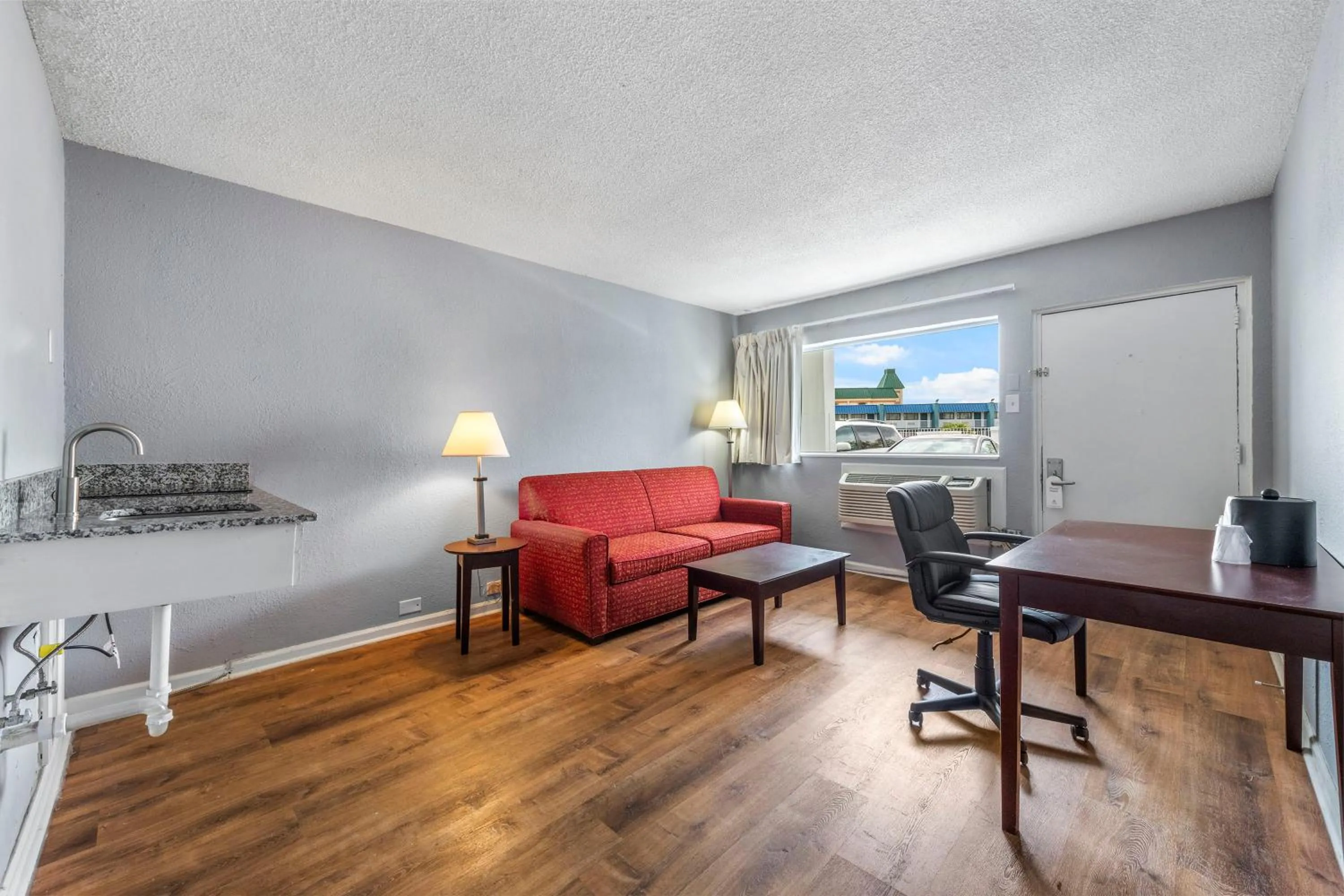 Seating Area in Riverwalk Inn and Suites Portsmouth