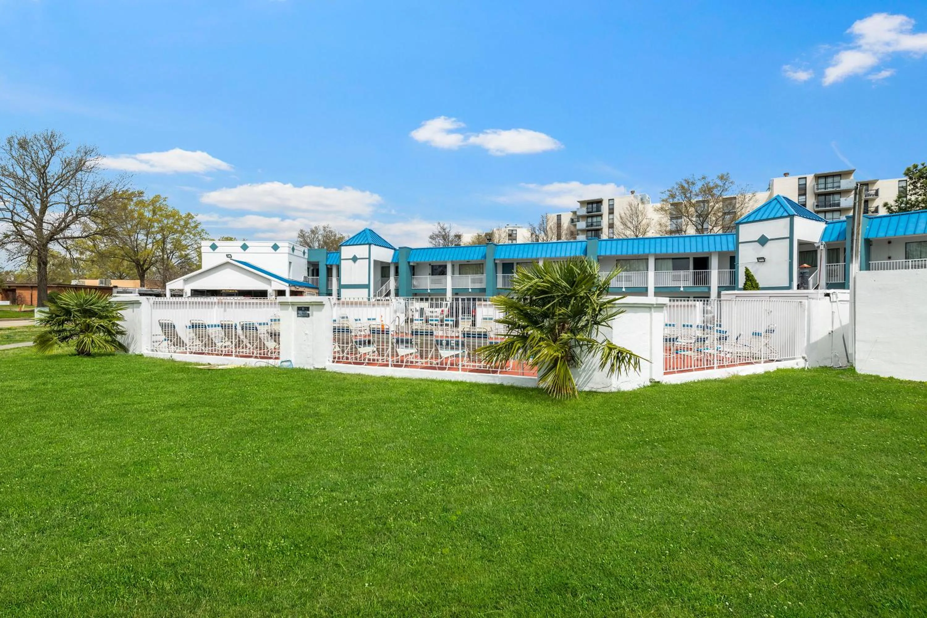 Property Building in Riverwalk Inn and Suites Portsmouth