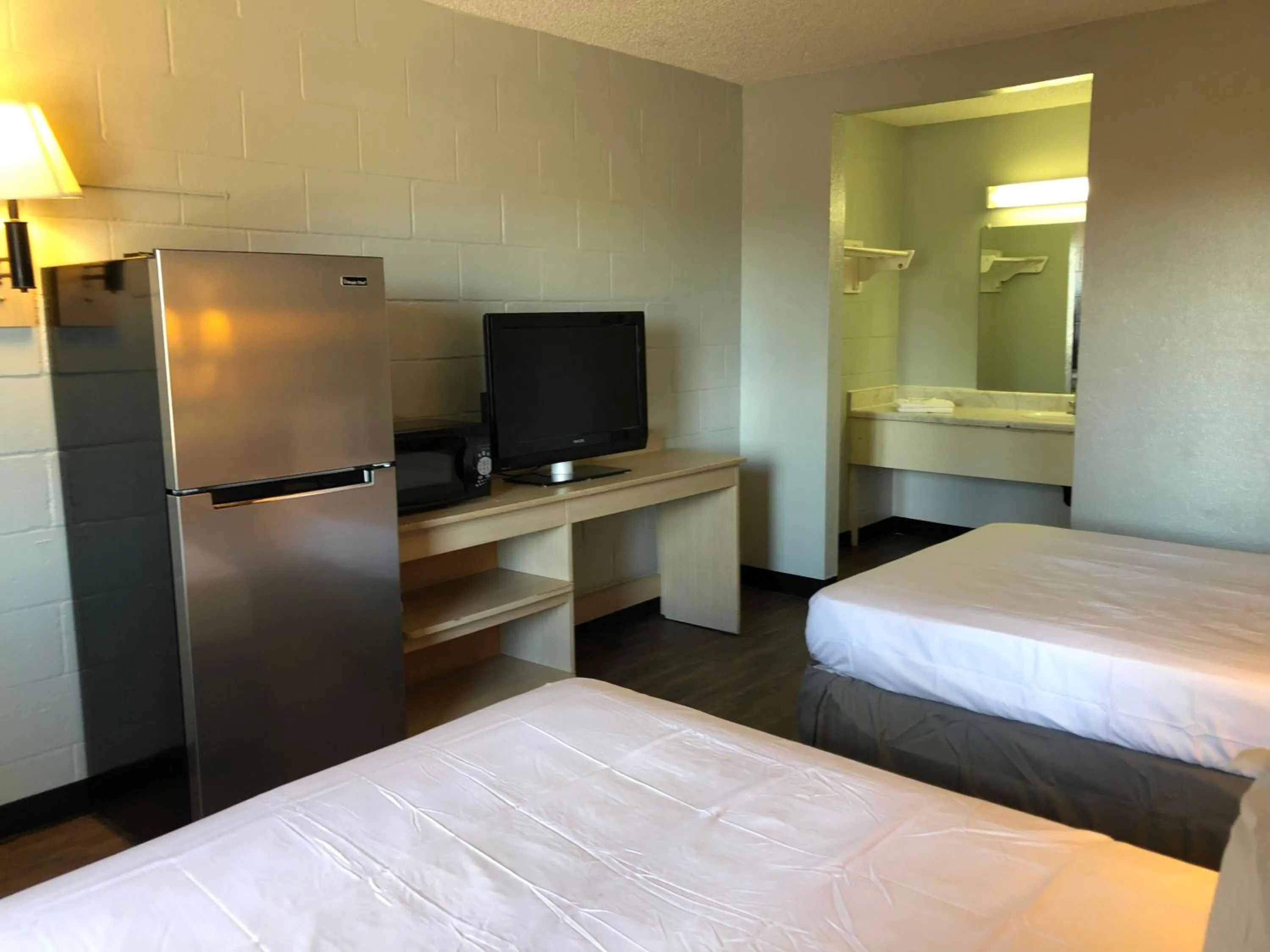 Bedroom, Bed in Minsk Hotels - Extended Stay, I-10 Tucson Airport